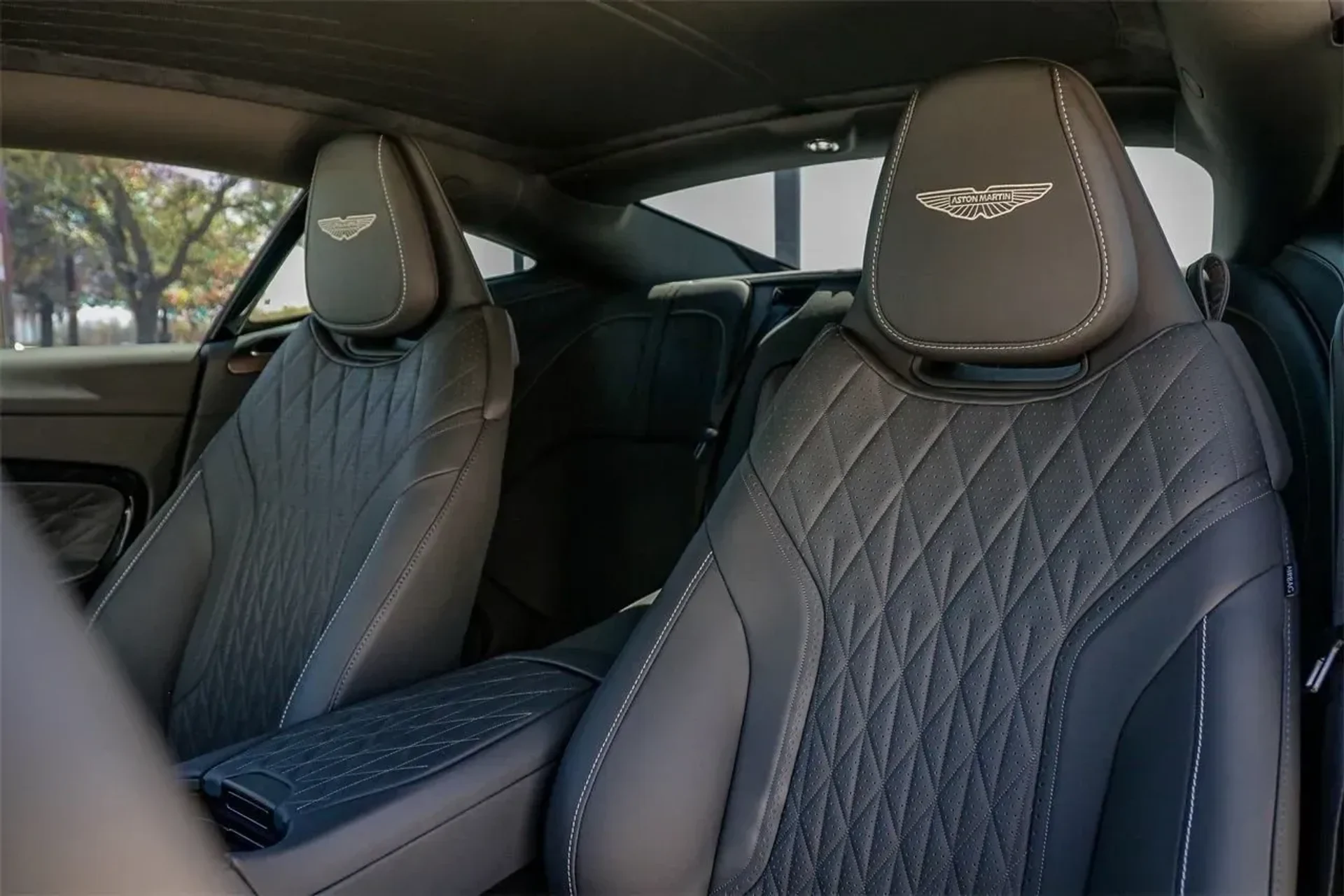 mph010_4218754600_ad953b6a628247d0a5e05127fd23b9e4_27f6c3a4b2