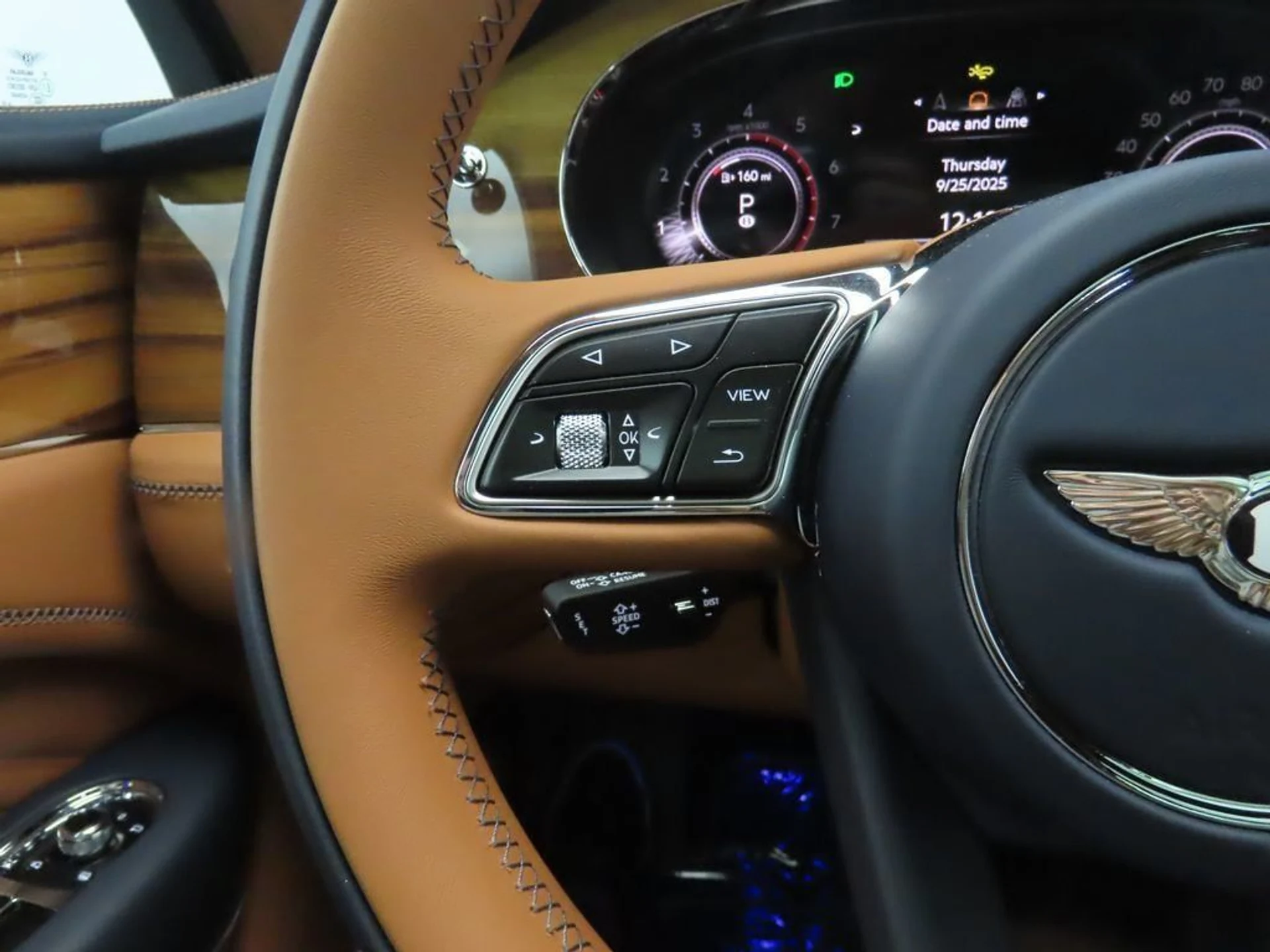 mph010_4227869129_new_2025_bentley_bentayga_v8awd_8119_22910535_11_1024_babbf83d73