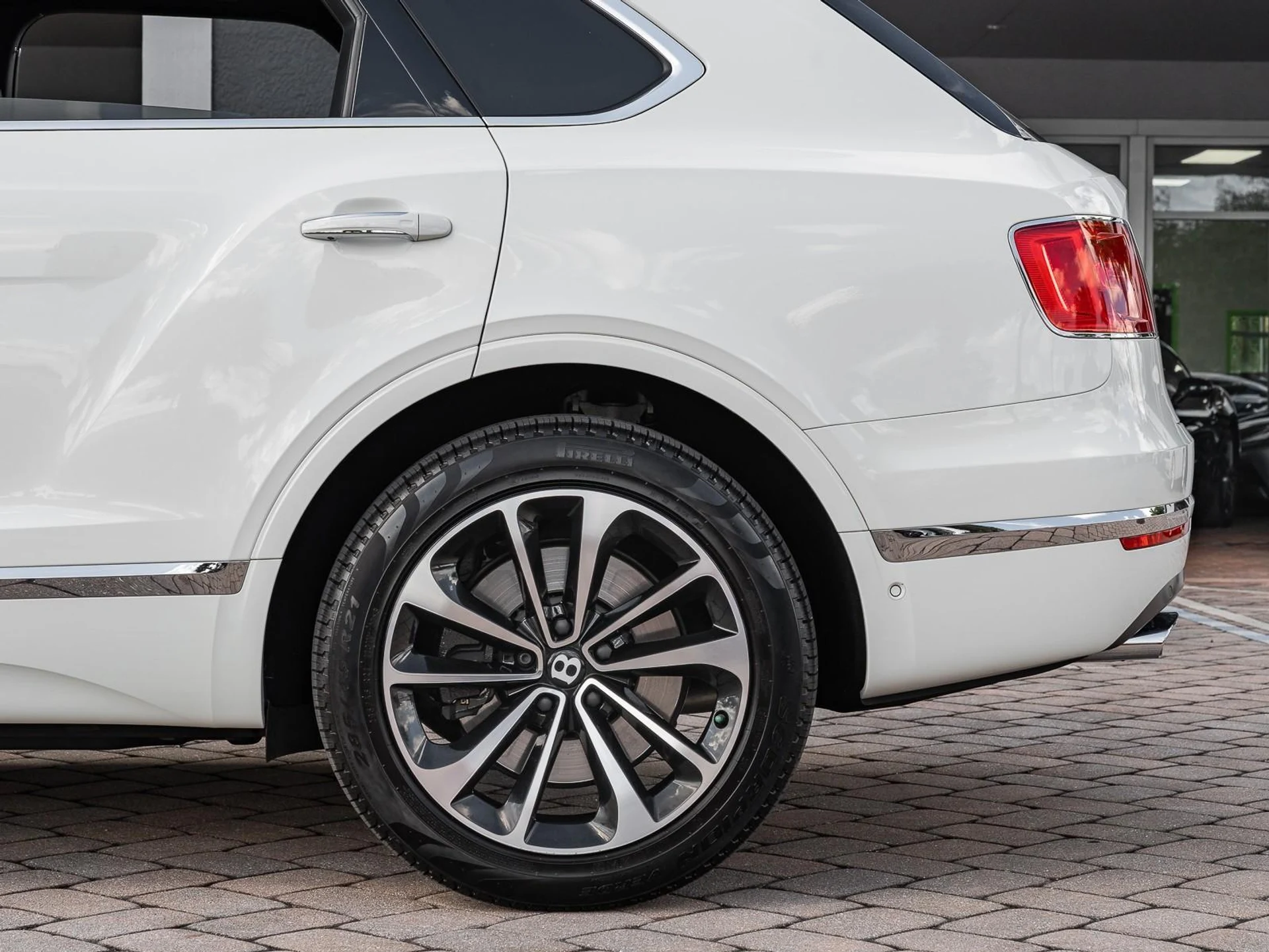 mph010_4233857225_Used_2018_Bentley_Bentayga_W12_Signature_1761171396_3fa9d373ca