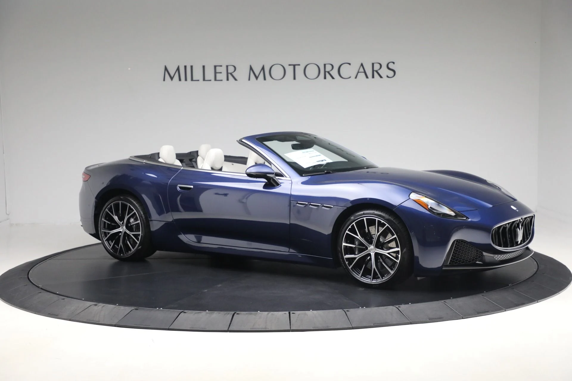 mph010_4235880904_New_2026_Maserati_Gran_Cabrio_Modena_1760548324_ca69350936
