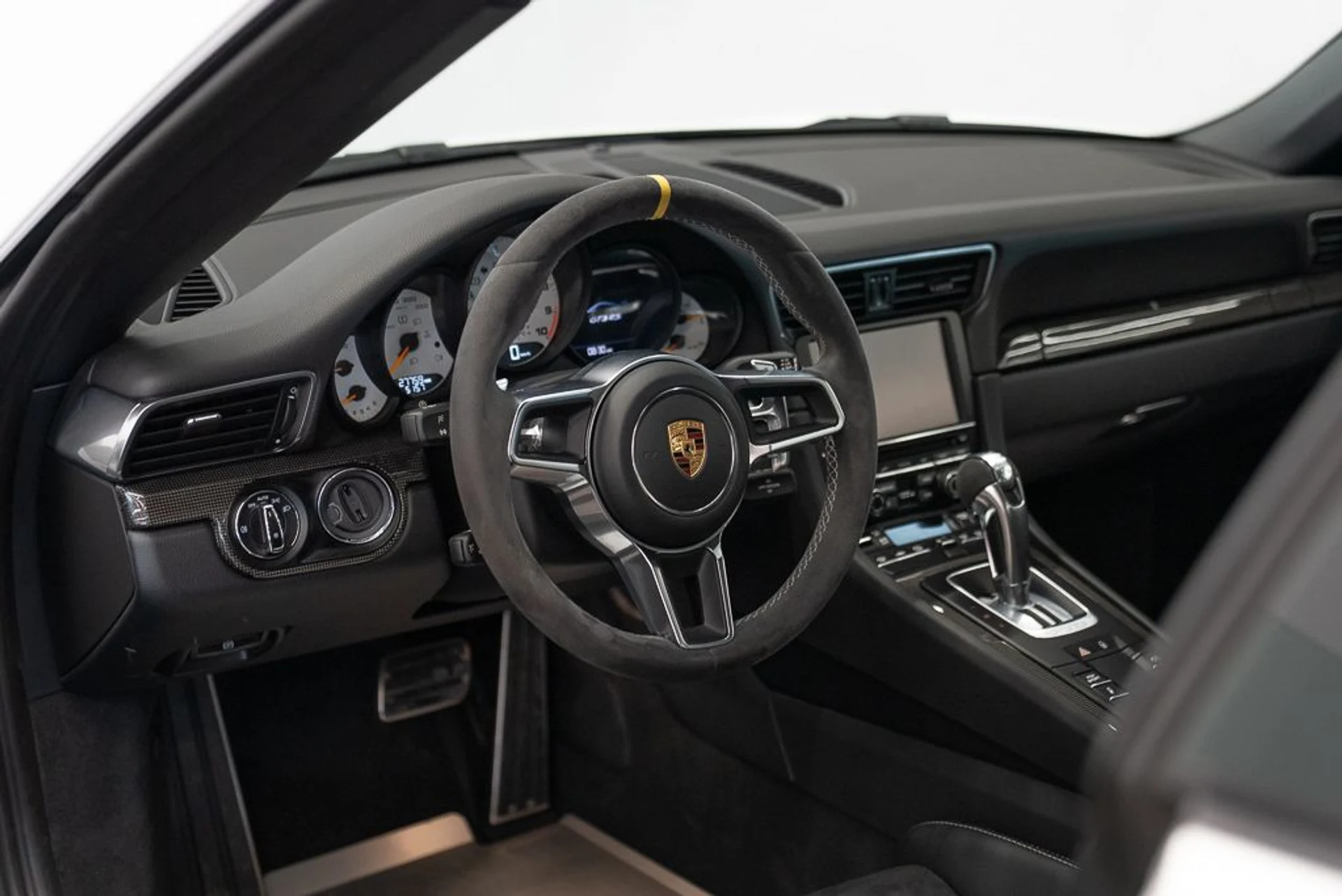 mph010_424660526_porsche_911_2016_jpg_v_1780407122_8e07a82767