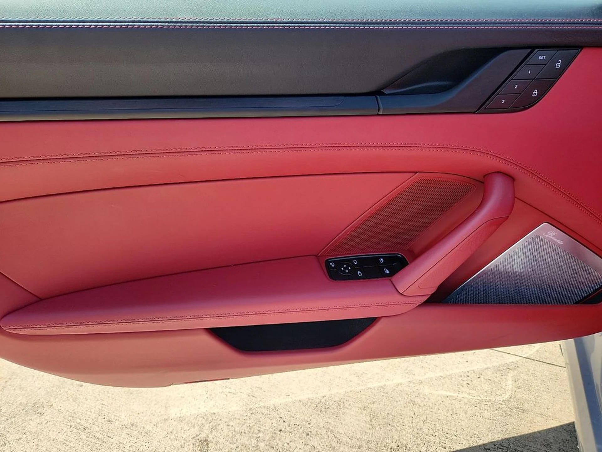 mph010_4252424884_38866272df3ff600f369e5a996783063x_6a36fb5571