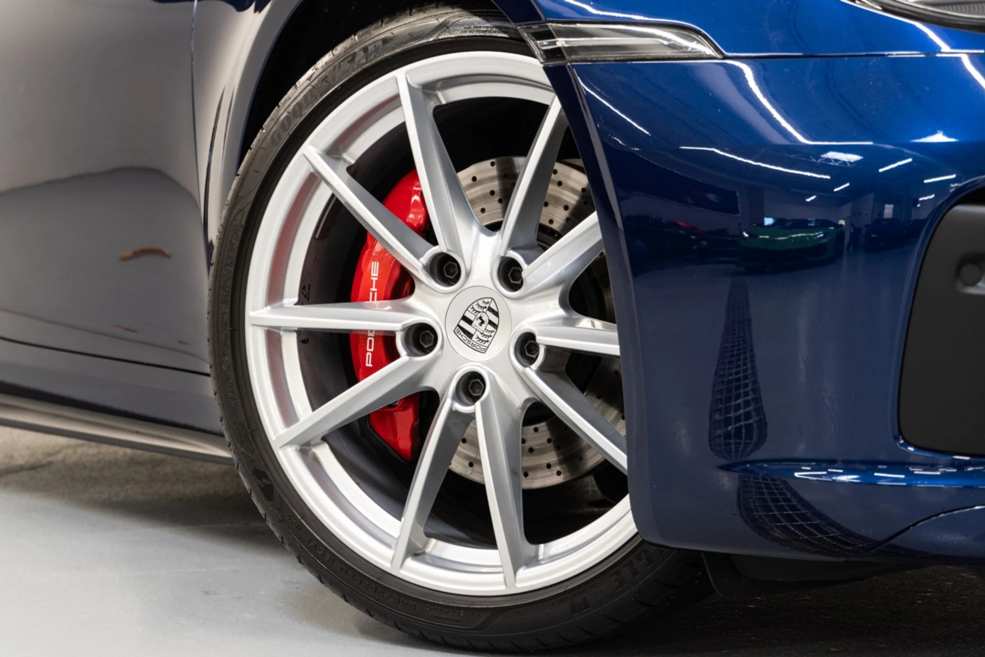 mph010_4264628465_Used_2024_Porsche_911_Carrera_S_1762982926_95ab8ecc04