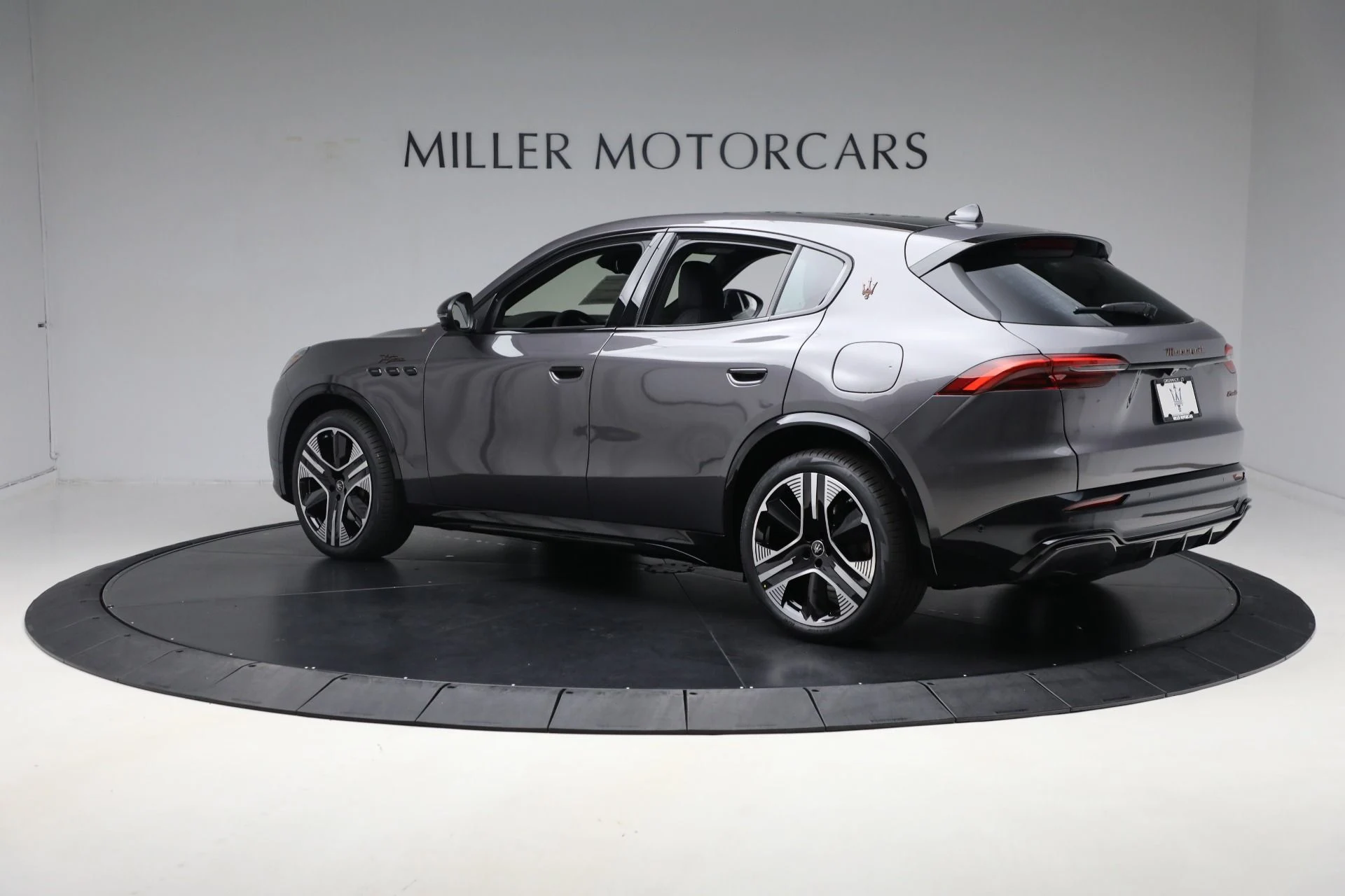 mph010_4265037409_New_2025_Maserati_Grecale_Folgore_8b238fd470