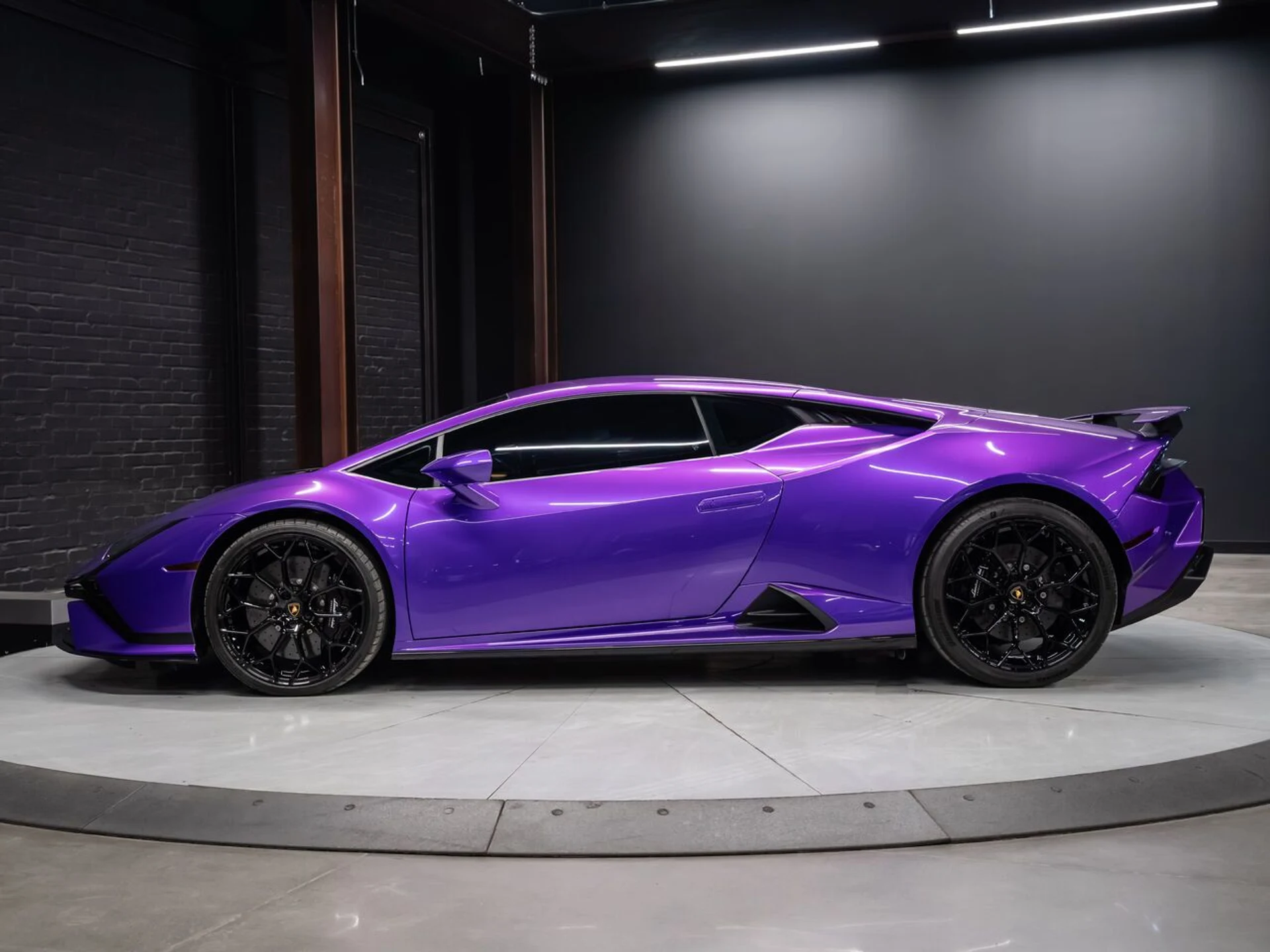 mph010_4265187416_lamborghini_huracan_tecnica_2023_792e829cb4