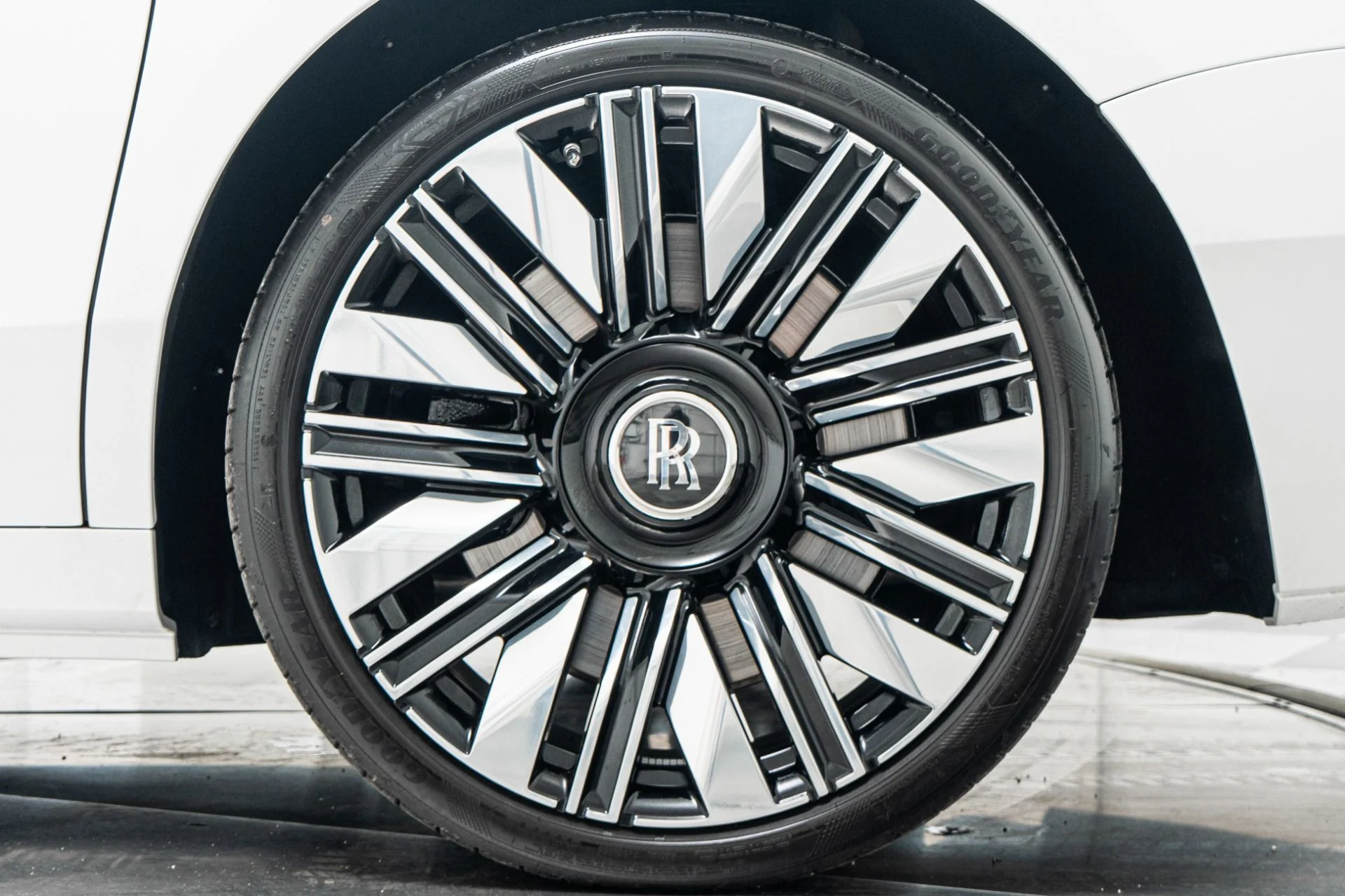 mph010_4269063637_Used_2026_Rolls_Royce_Ghost_Two_Tone_Interior_Low_Miles_1781640354_ddc33fe0f3