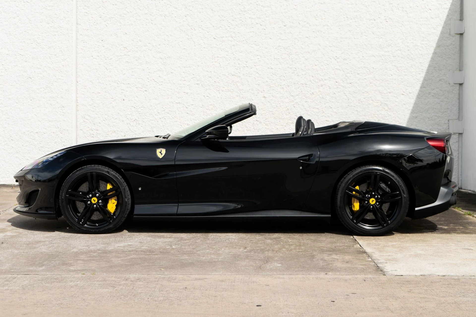 mph010_4269294855_Used_2020_Ferrari_Portofino_1775601890_51beb32ba9