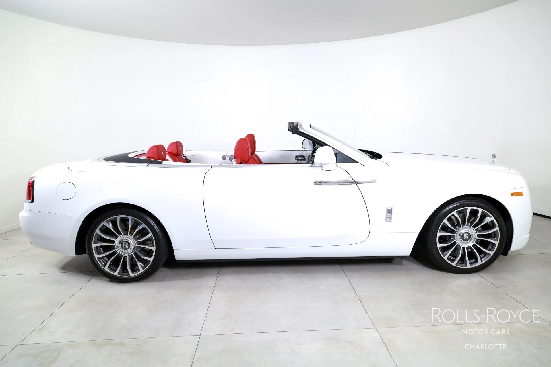 mph010_427272125_Used_2020_Rolls_Royce_Dawn_1754585751_7b88ced64b