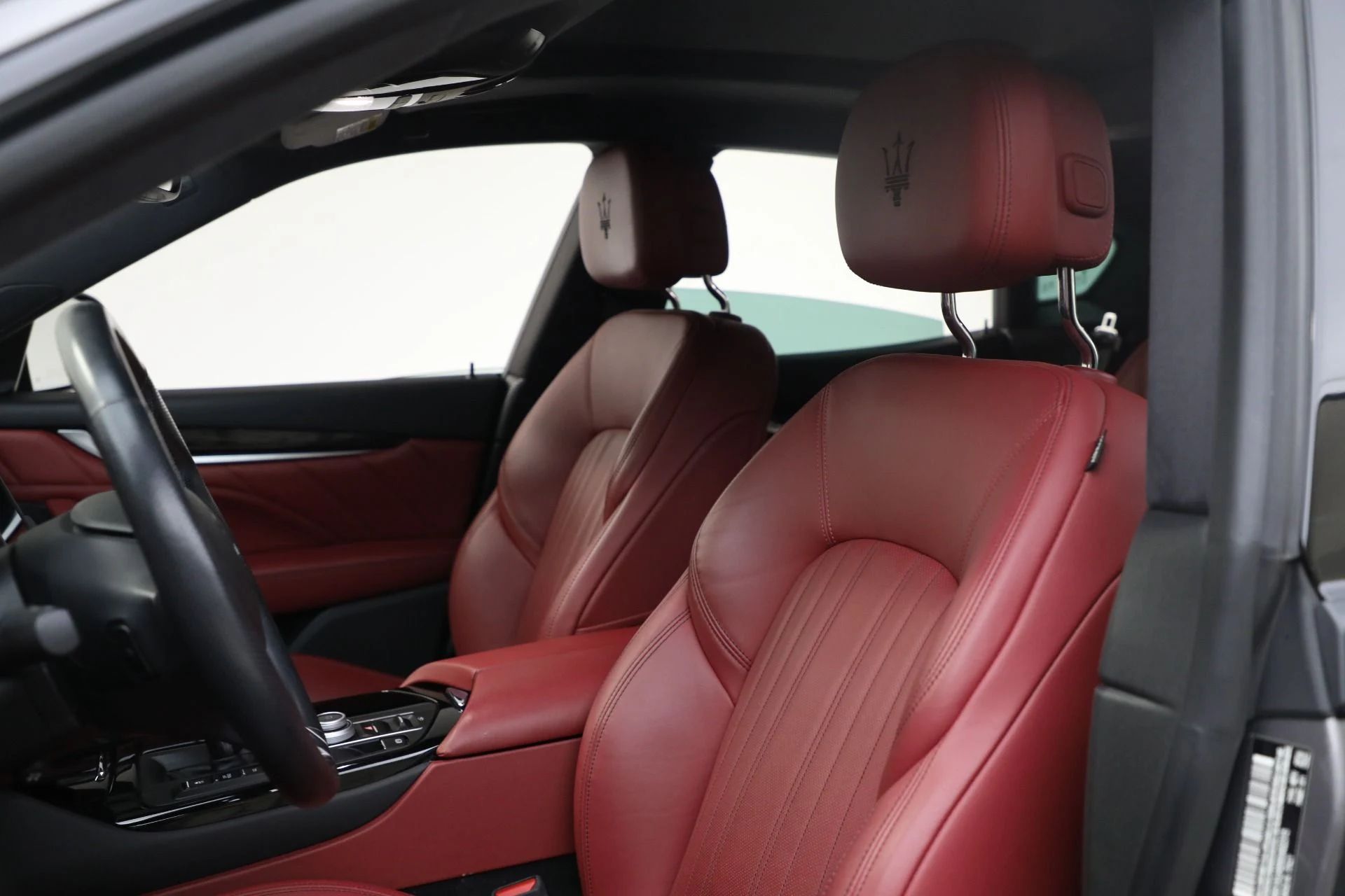 mph010_4290289663_Used_2022_Maserati_Levante_GT_1762382485_809ce083d6