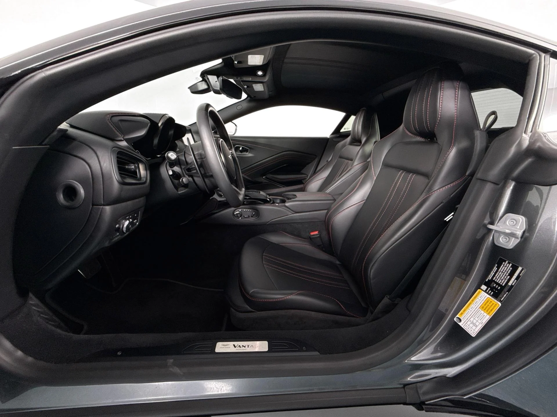 mph010_433762657_Used_2020_Aston_Martin_Vantage_1784230045_5576e451c0
