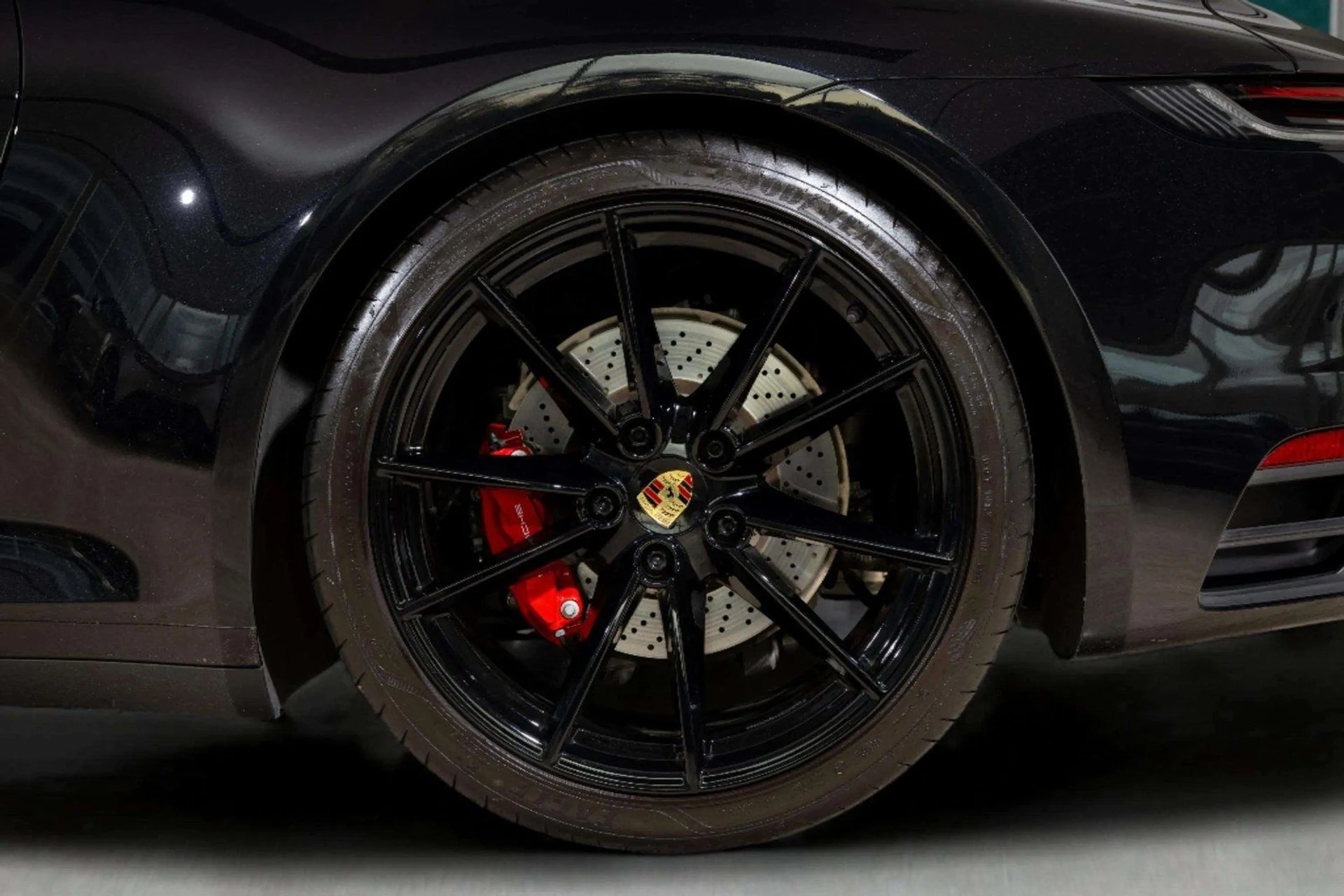 mph010_43692841_image_11_6797f23f71