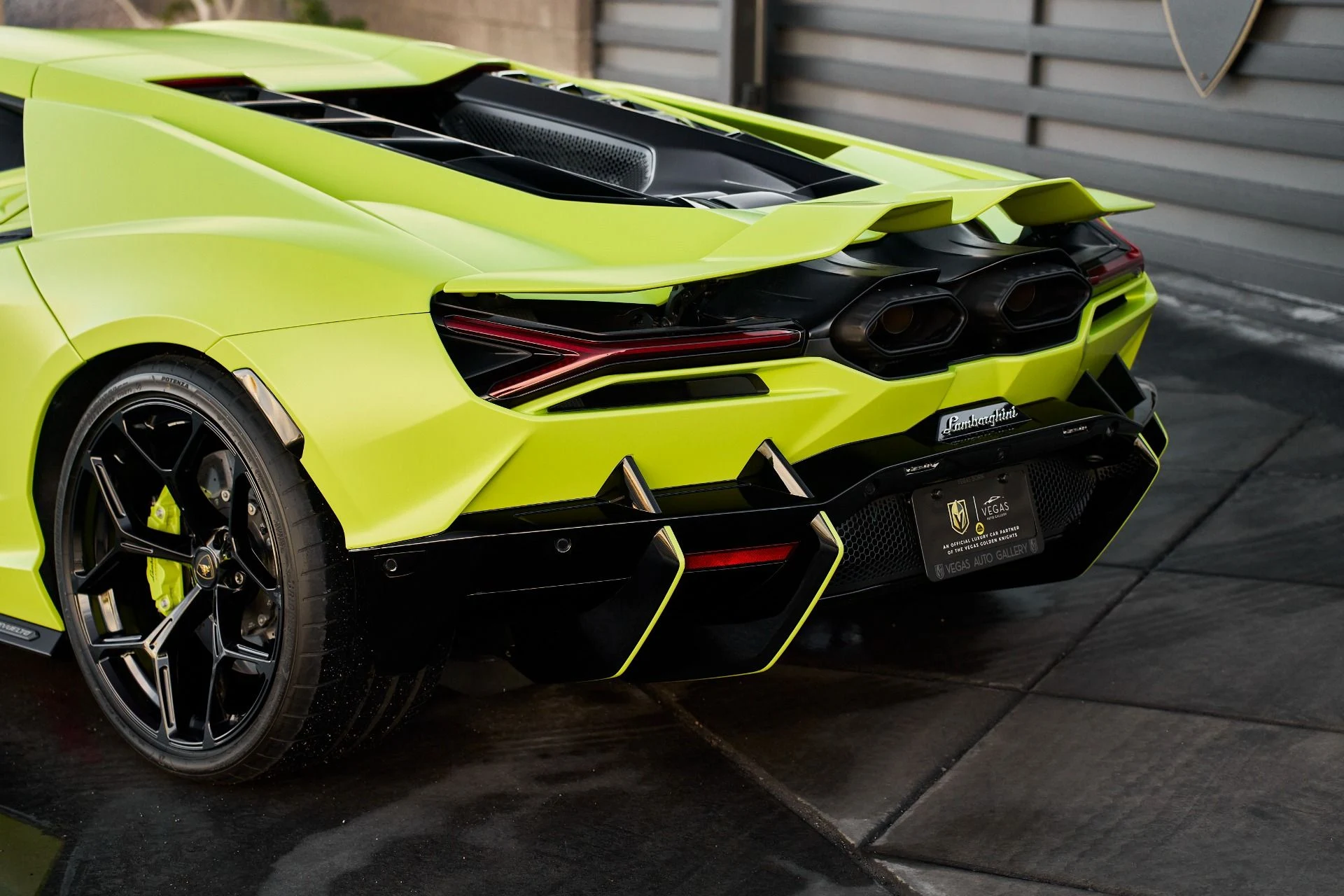 mph010_442668630_Used_2024_Lamborghini_Revuelto_1763604697_08b9d4c6ca