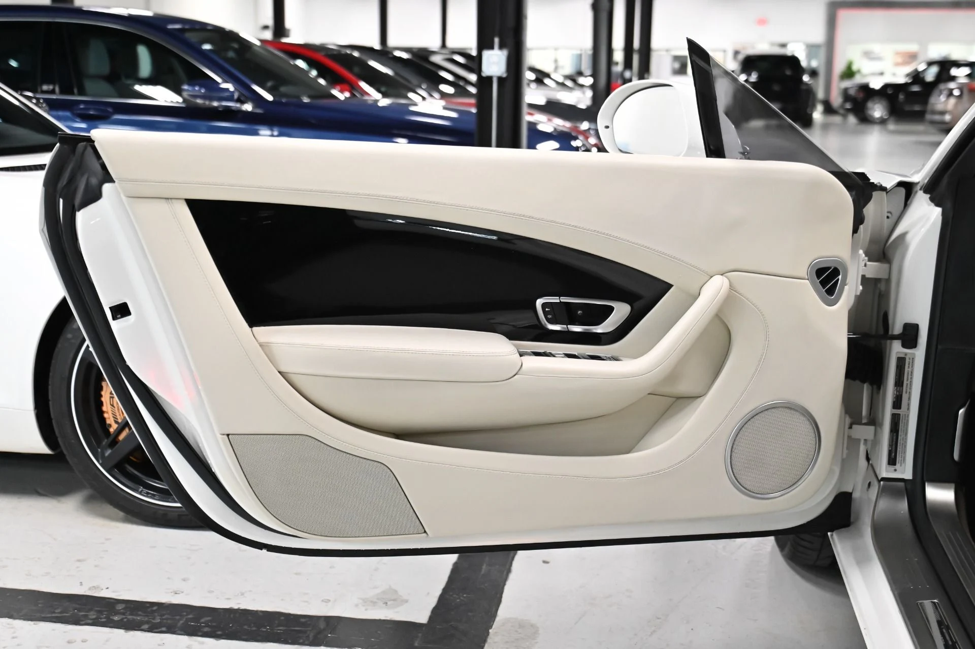 mph010_456119006_Used_2013_Bentley_Continental_GTC_1758924299_6ec6216408