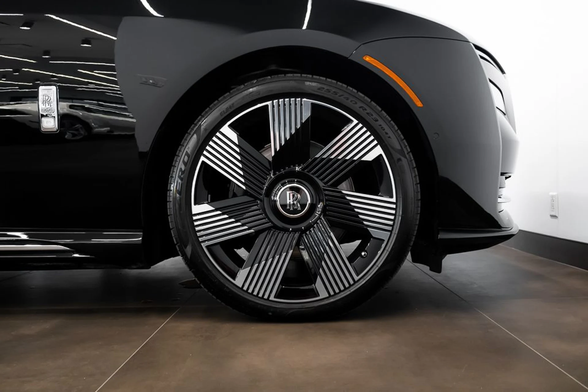 mph010_456536135_rolls_royce_spectre_2024_jpg_v_1773863537_3b79718bcb