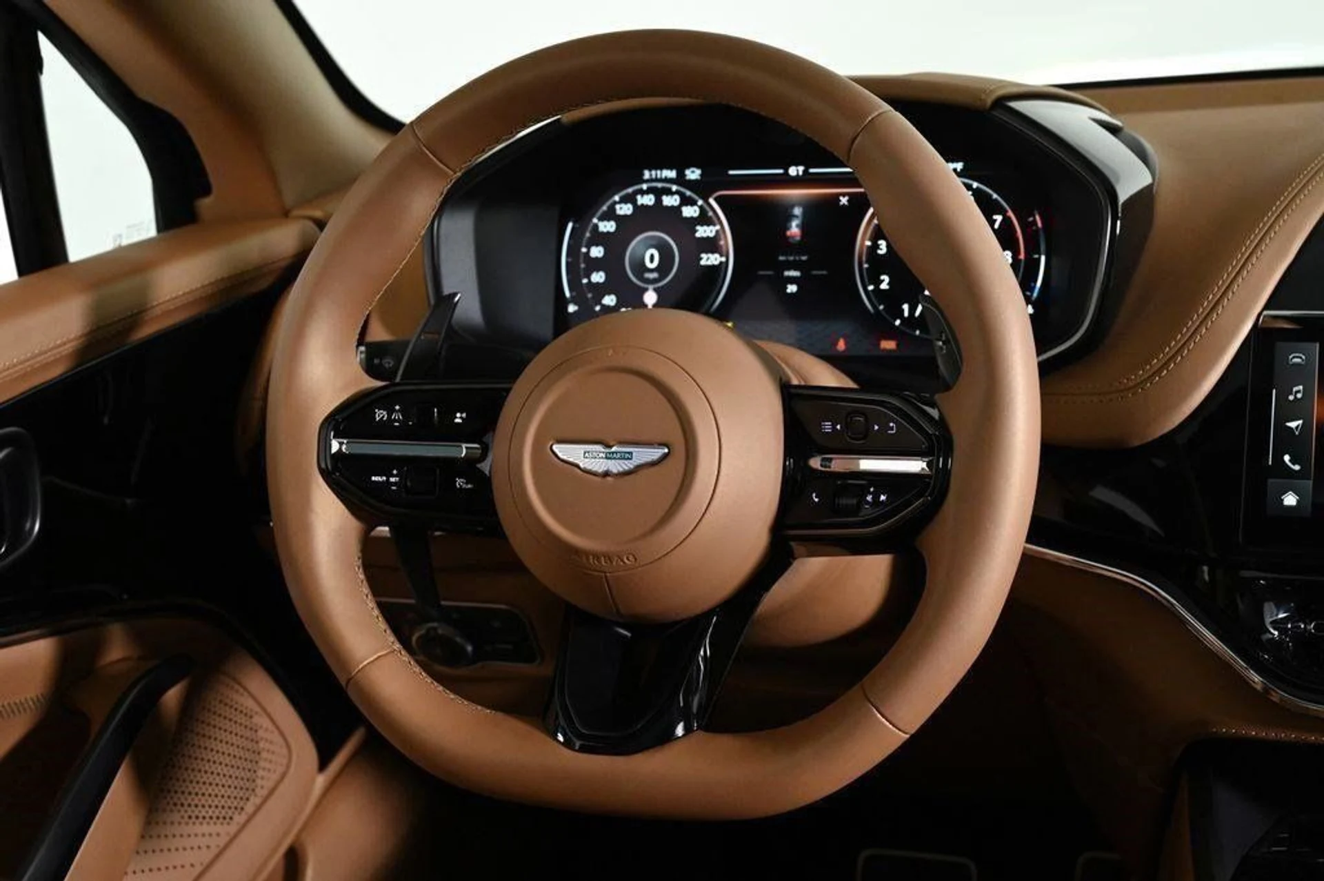 mph010_462726097_new_2025_aston_martin_dbx_707awd_11350_22854869_10_1024_6f69c12de4