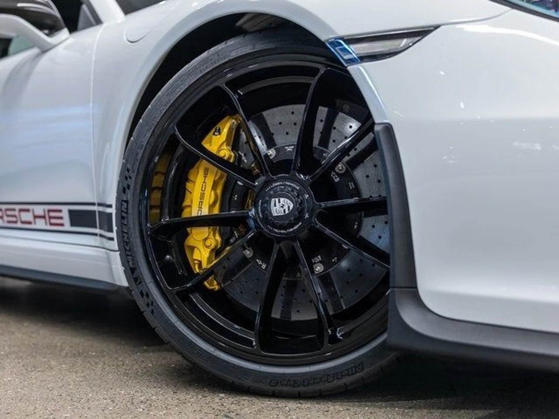 mph010_464026362_11_81ad55c31c