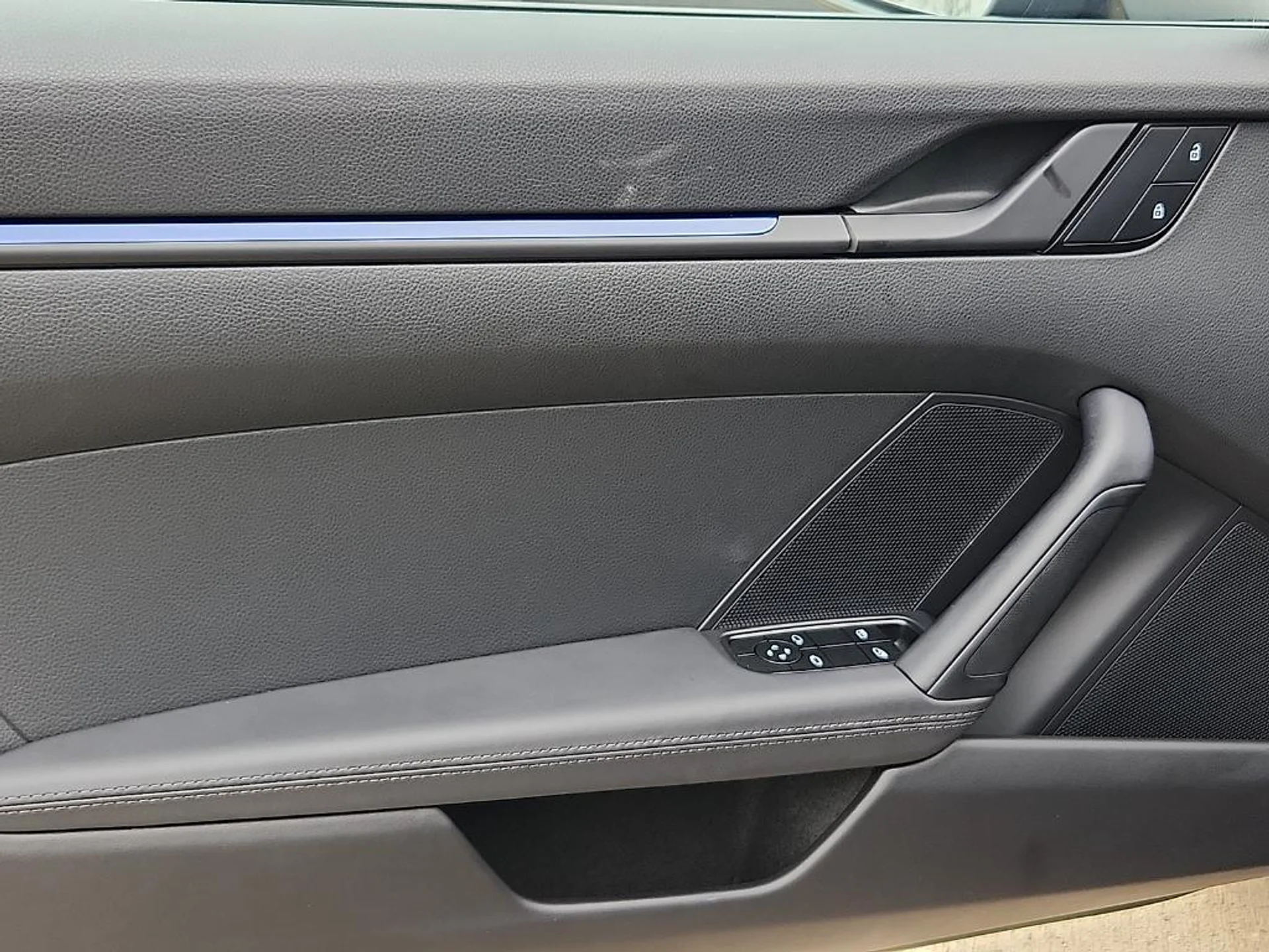 mph010_469516304_j_Tyr_SKFO_Tfpey_Za_S8vv5_DDF_Zjt_E_71a16c1ae0