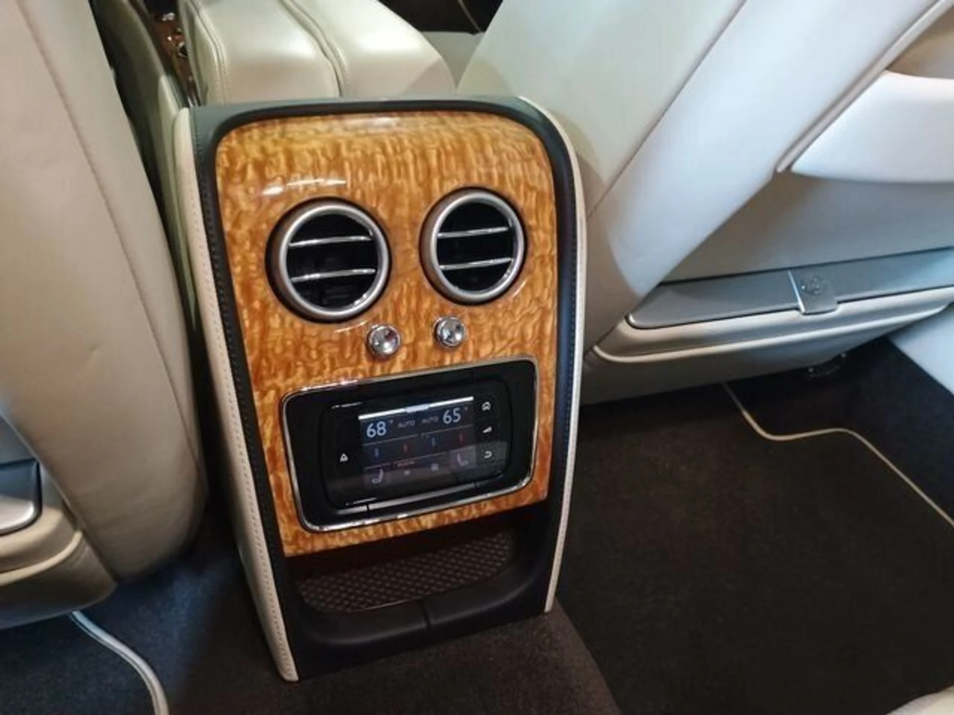 mph010_470434117_9f9e2a0235_640_02347780db