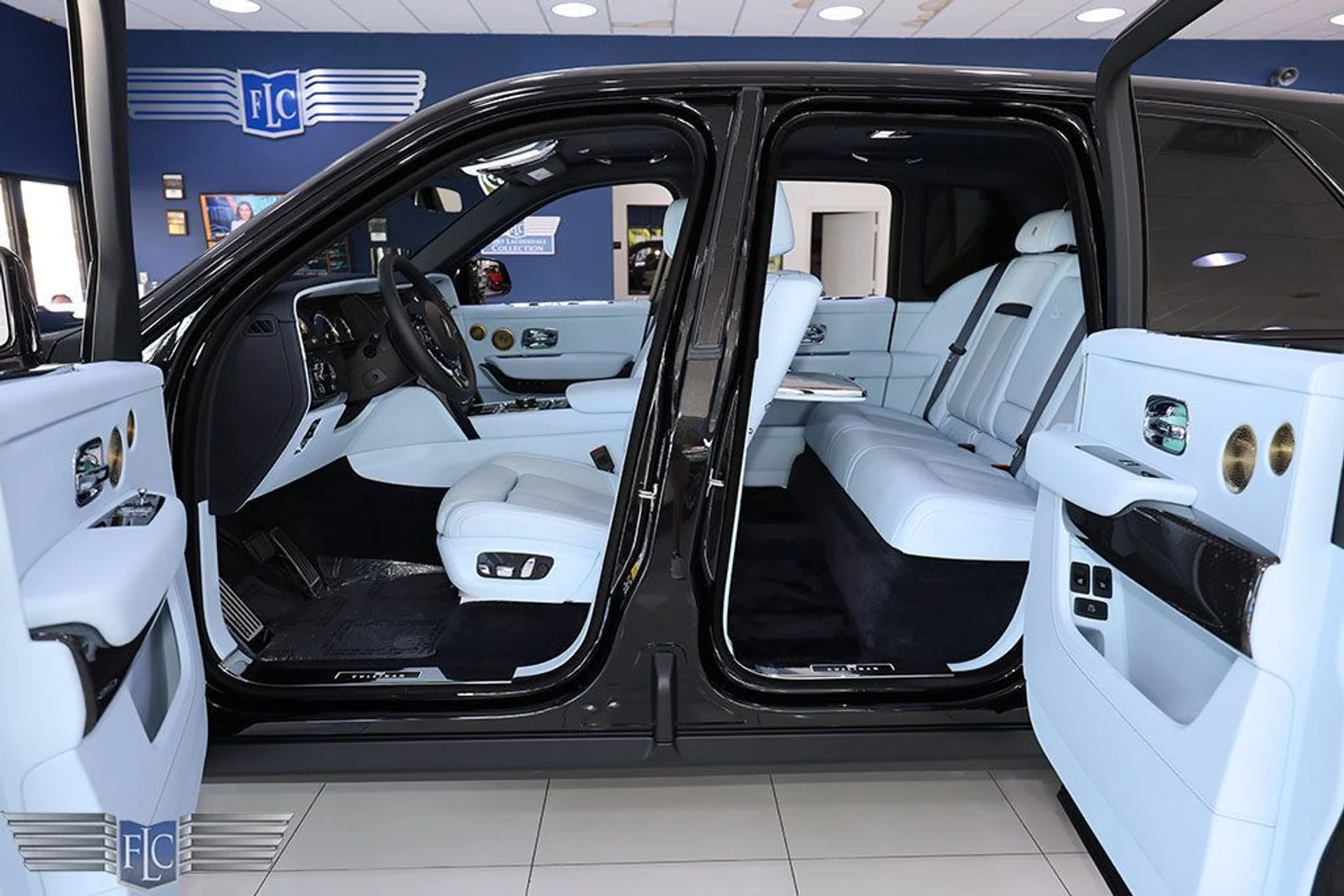 mph010_472072431_used_2023_rolls_royce_cullinan_blackbadgesportutility_6305_22951746_11_1024_02100fe09c