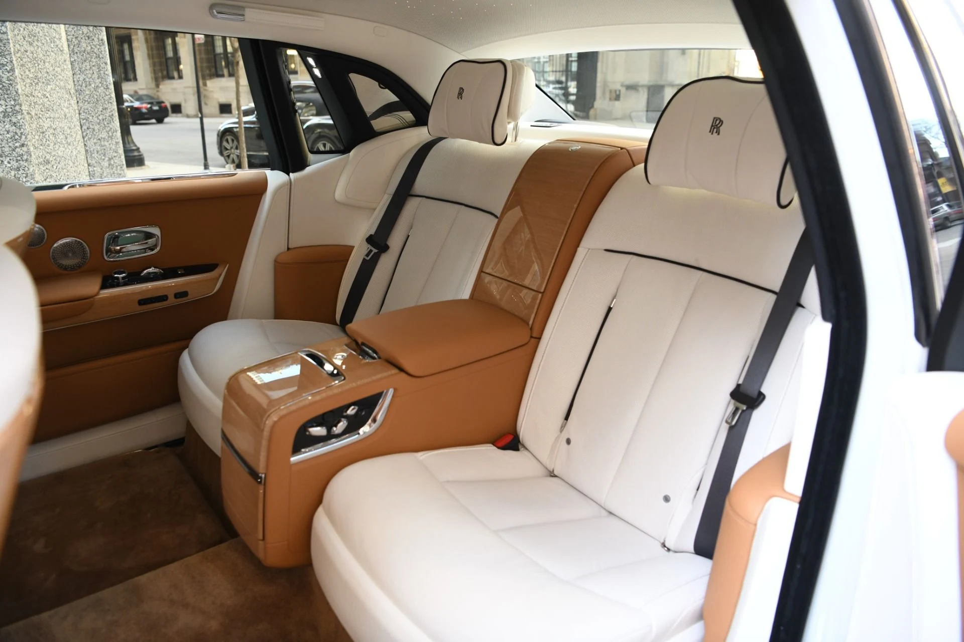 mph010_473906468_10708_p12_l_6ac457fbd6