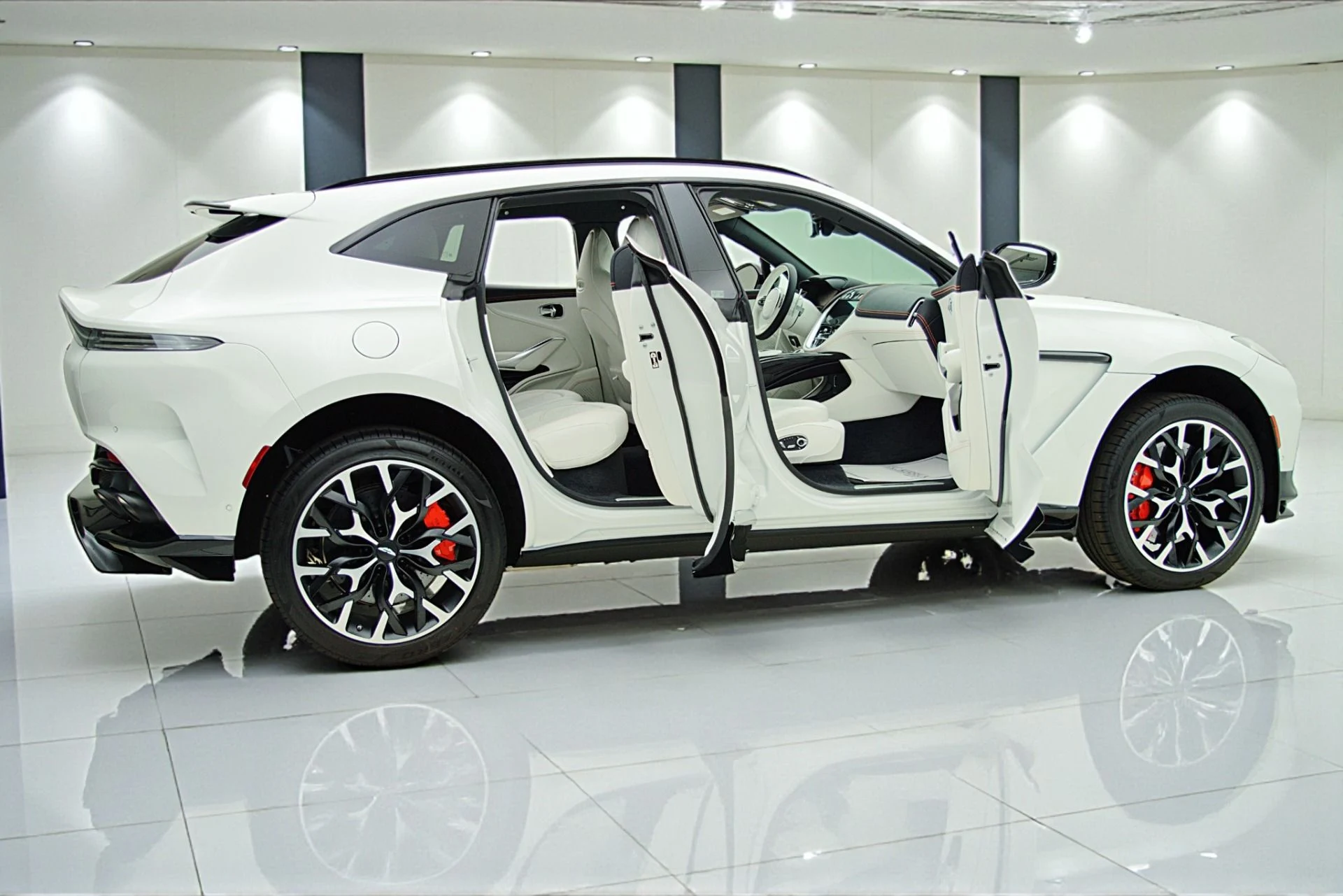 mph010_481001015_Used_2023_Aston_Martin_DBX_707_11fa3b23e1