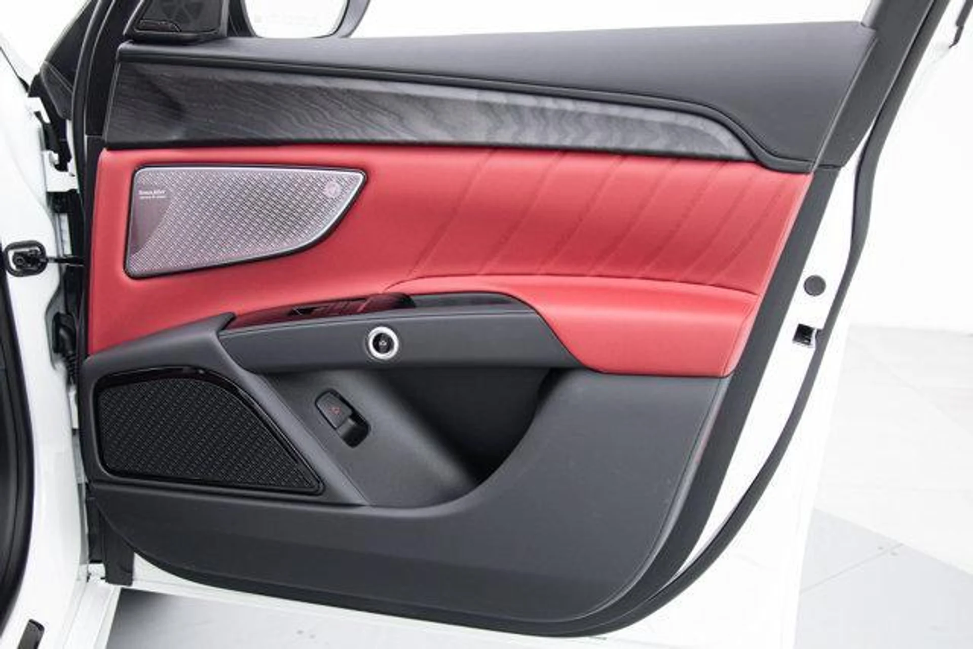 mph010_481055371_w_MHL_76_q9_Bx_W_Kqqv_QIQ_2_J_Gf1_E44_69bcb49324