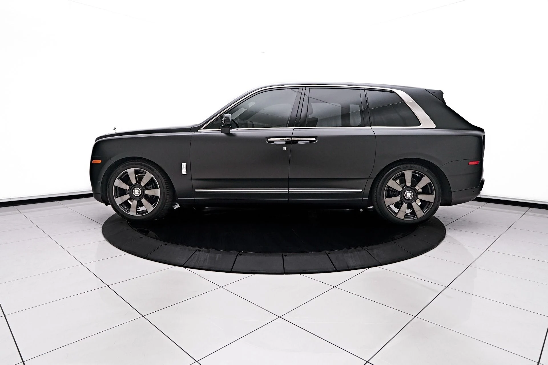 mph010_505766778_Used_2023_Rolls_Royce_Cullinan_Base_1754606865_27a7304663