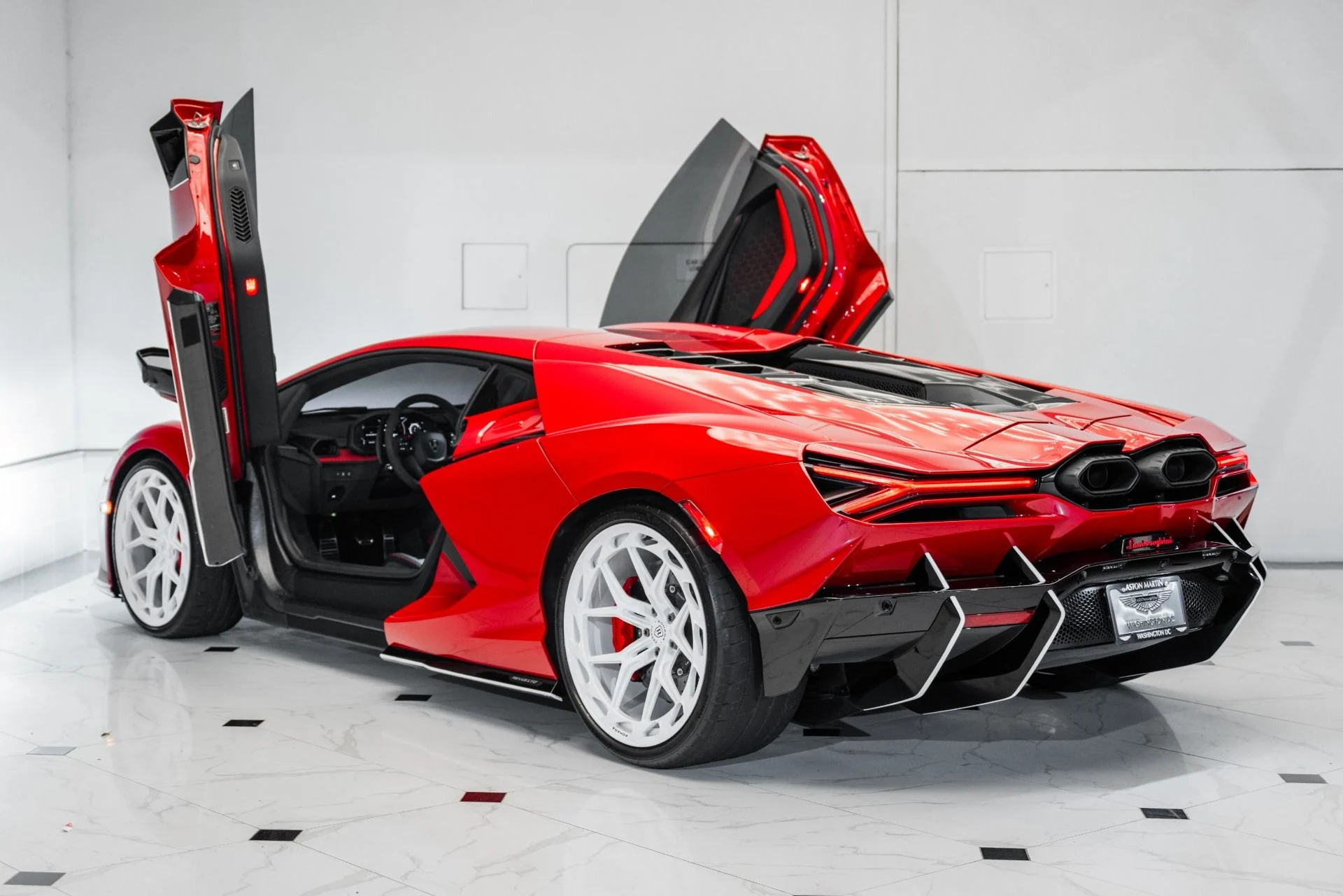 mph010_510372318_Used_2024_Lamborghini_Revuelto_1754711013_591ae6951c