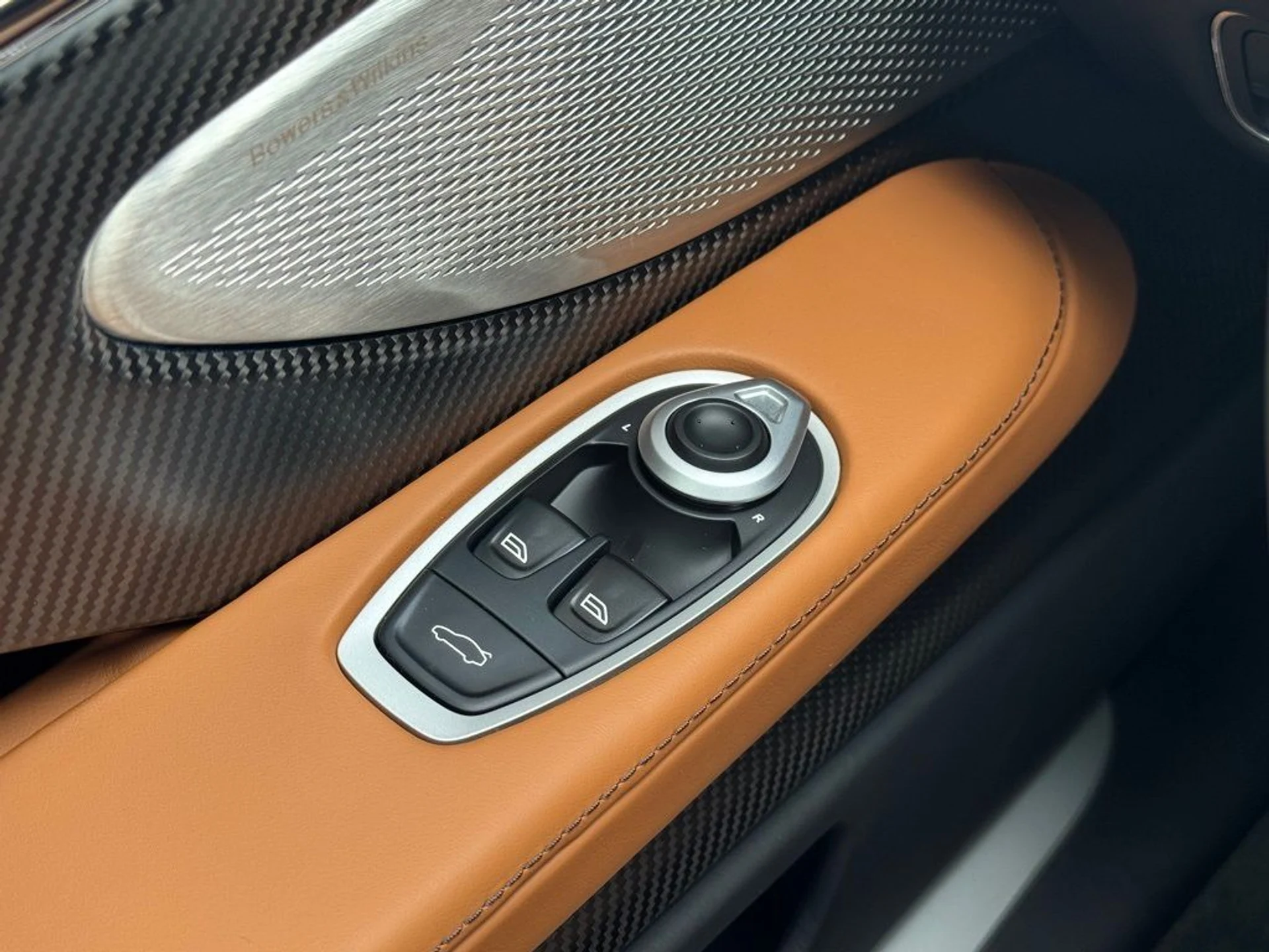 mph010_51914850_eybpy53ndz3yjenjf5ifbjayoc0u_bc41d68722