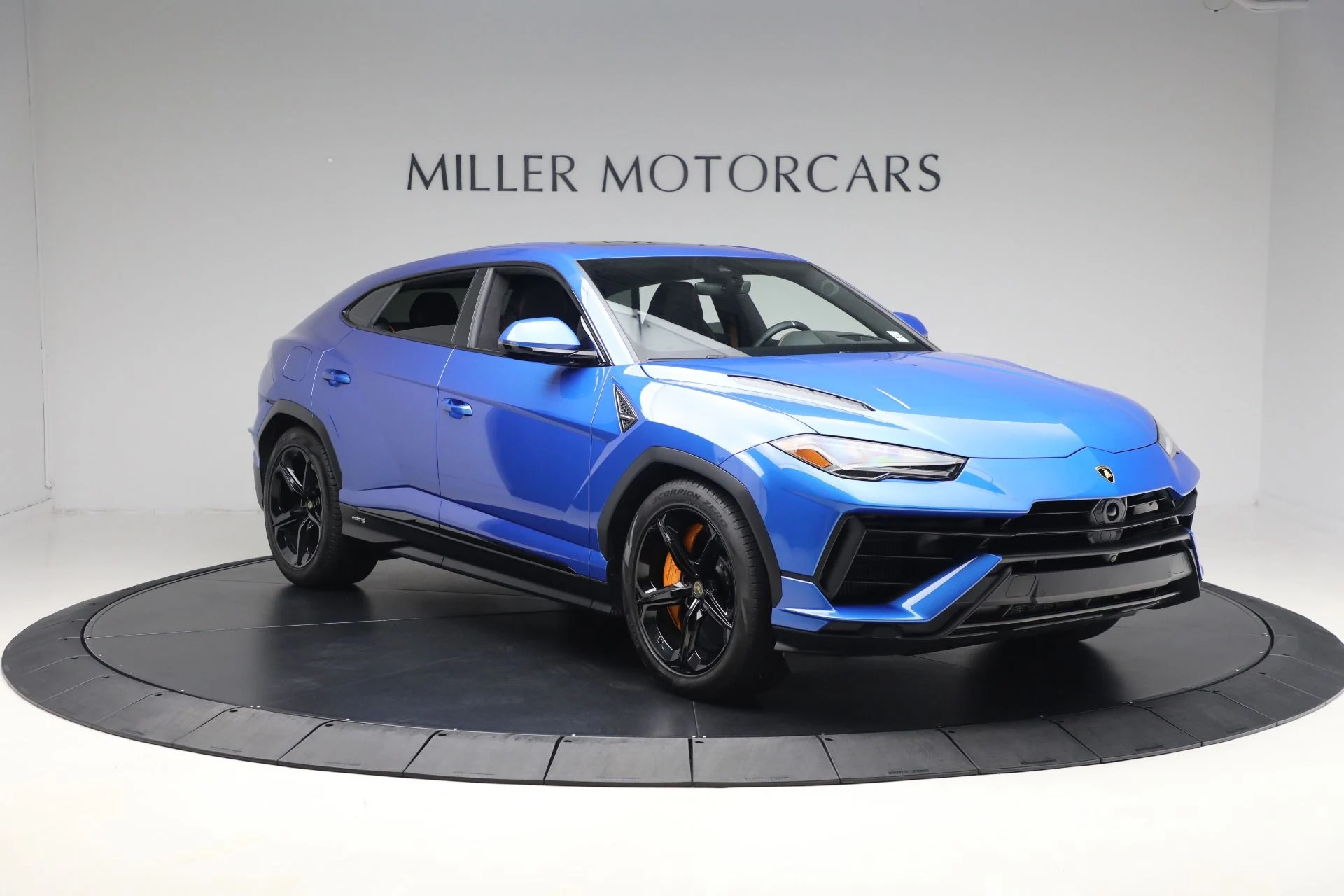 mph010_524405338_Used_2024_Lamborghini_Urus_S_5af98b4983