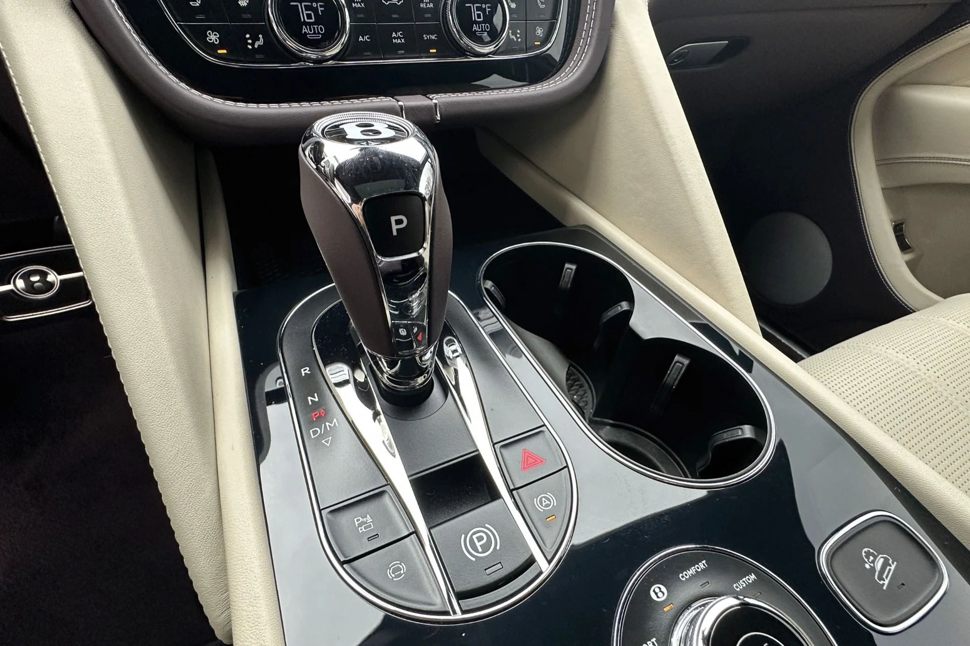 mph010_525612031_Used_2024_Bentley_Bentayga_EWB_Azure_V8_1763042894_0fb2fd432d