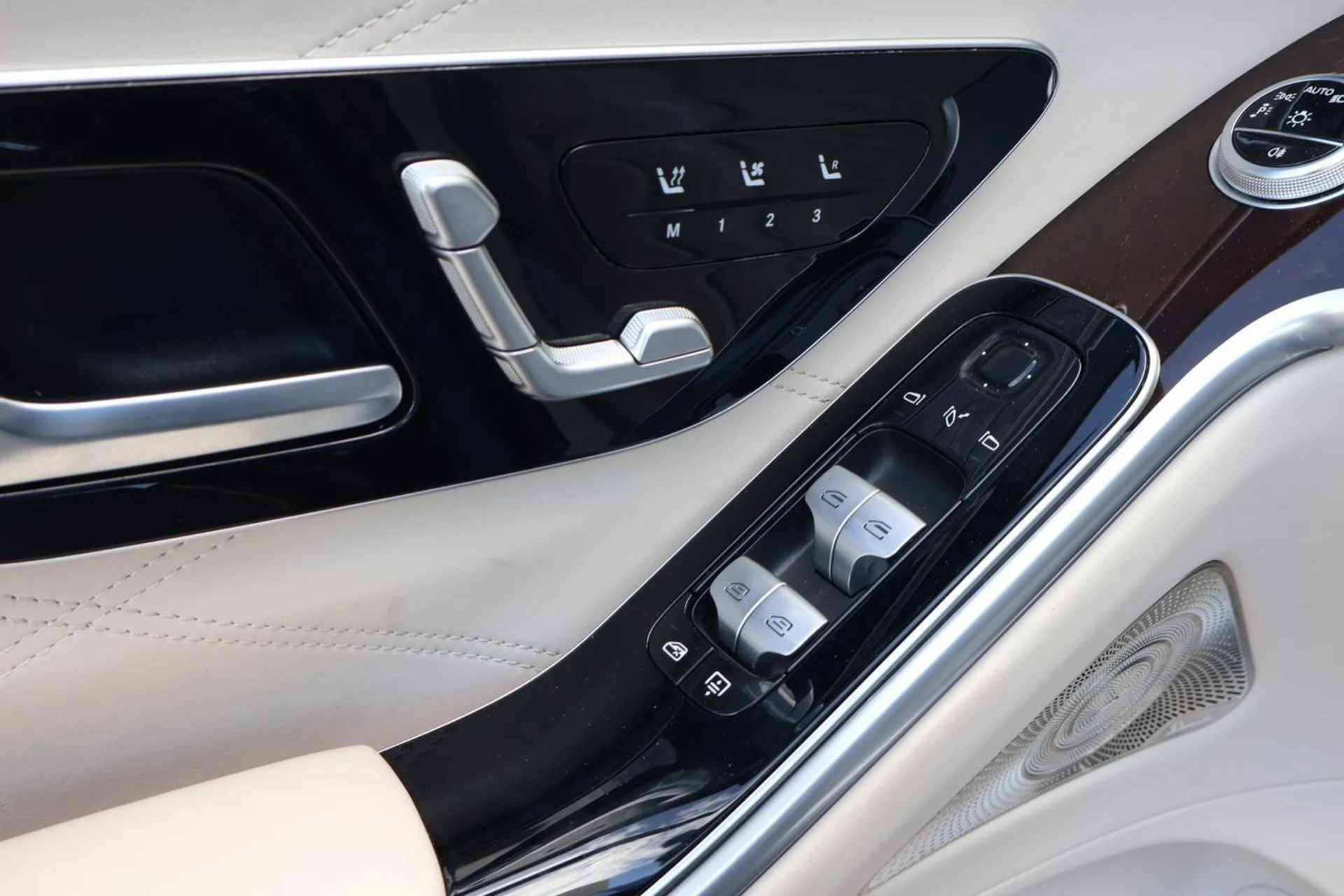 mph010_525911549_11_35a078b78e