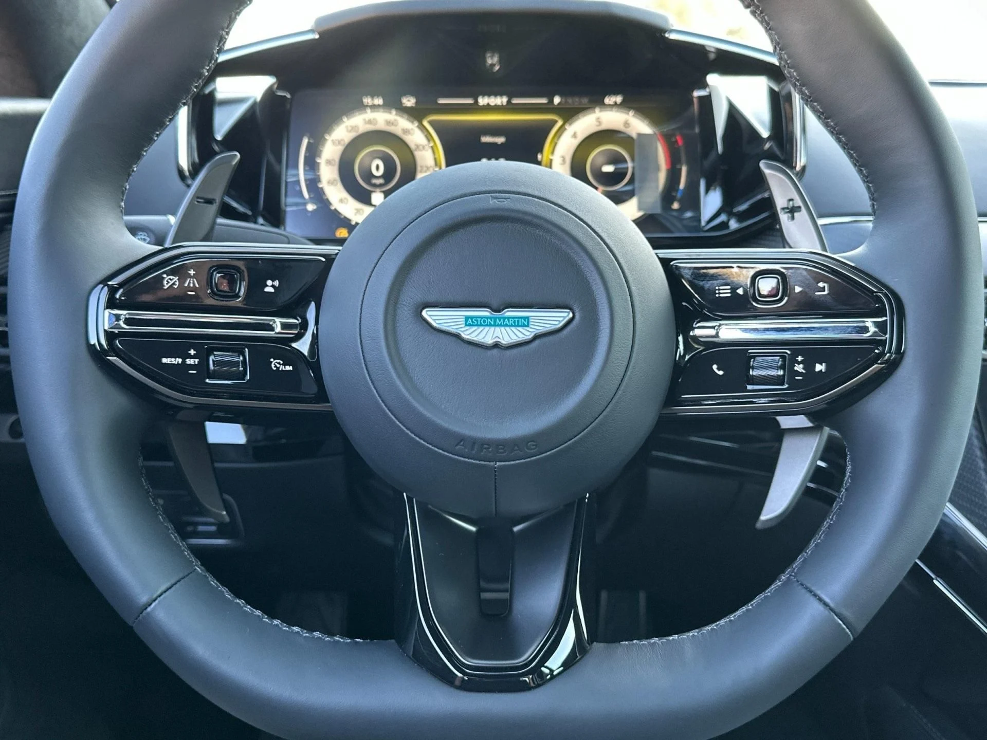 mph010_527993488_New_2026_Aston_Martin_Vantage_Coupe_1764169793_18afdceab7