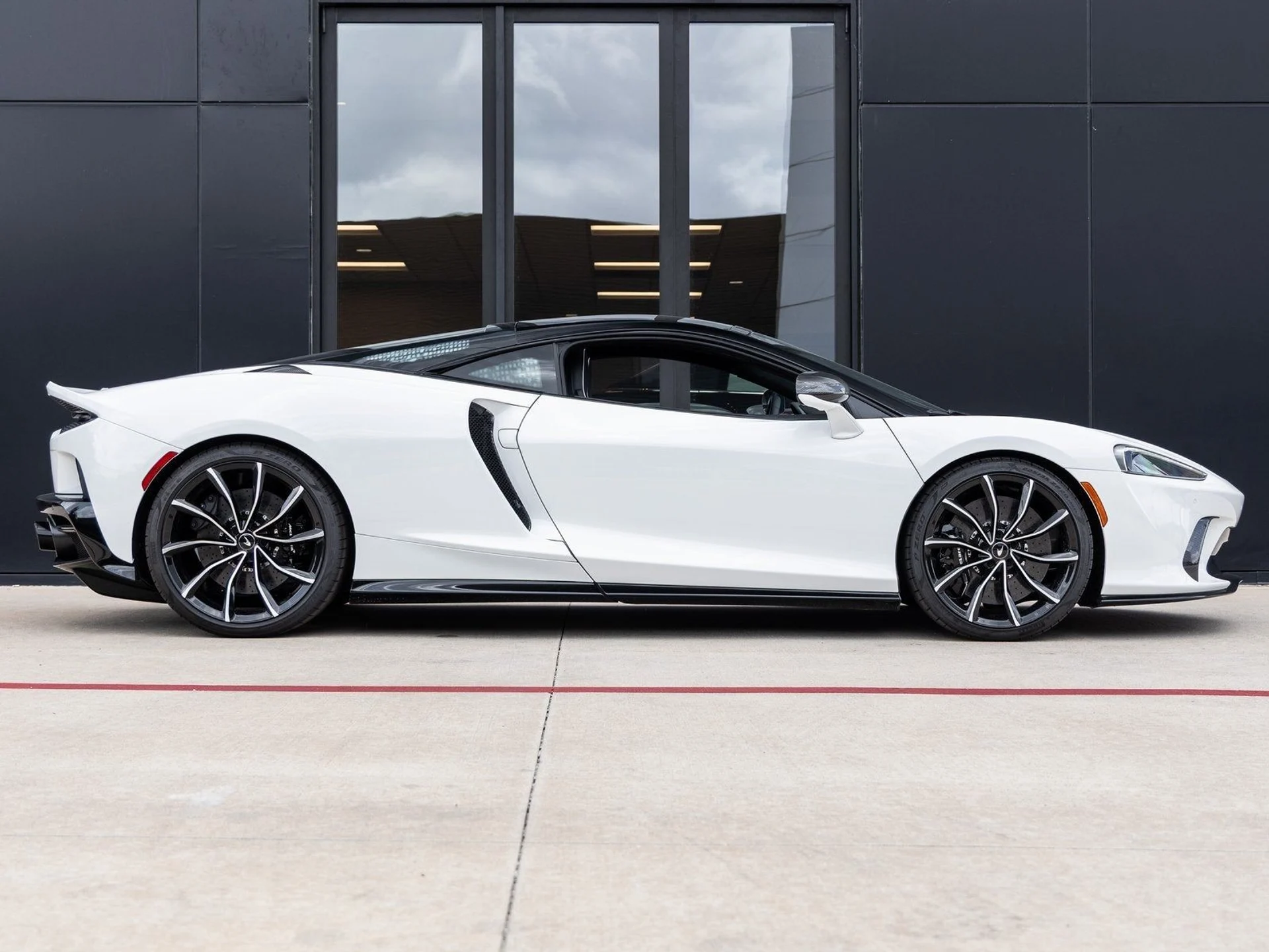 mph010_528104613_11_c5e07bad3d