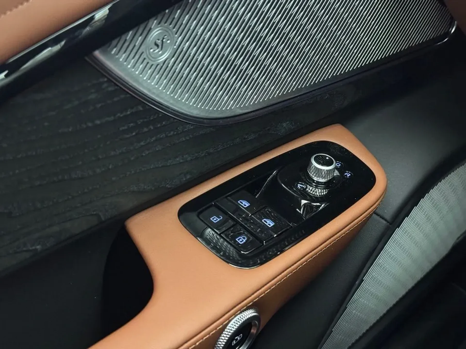 mph010_529334562_b63wwghynu0lpcn6txlac0vkfzyq_298d31586f