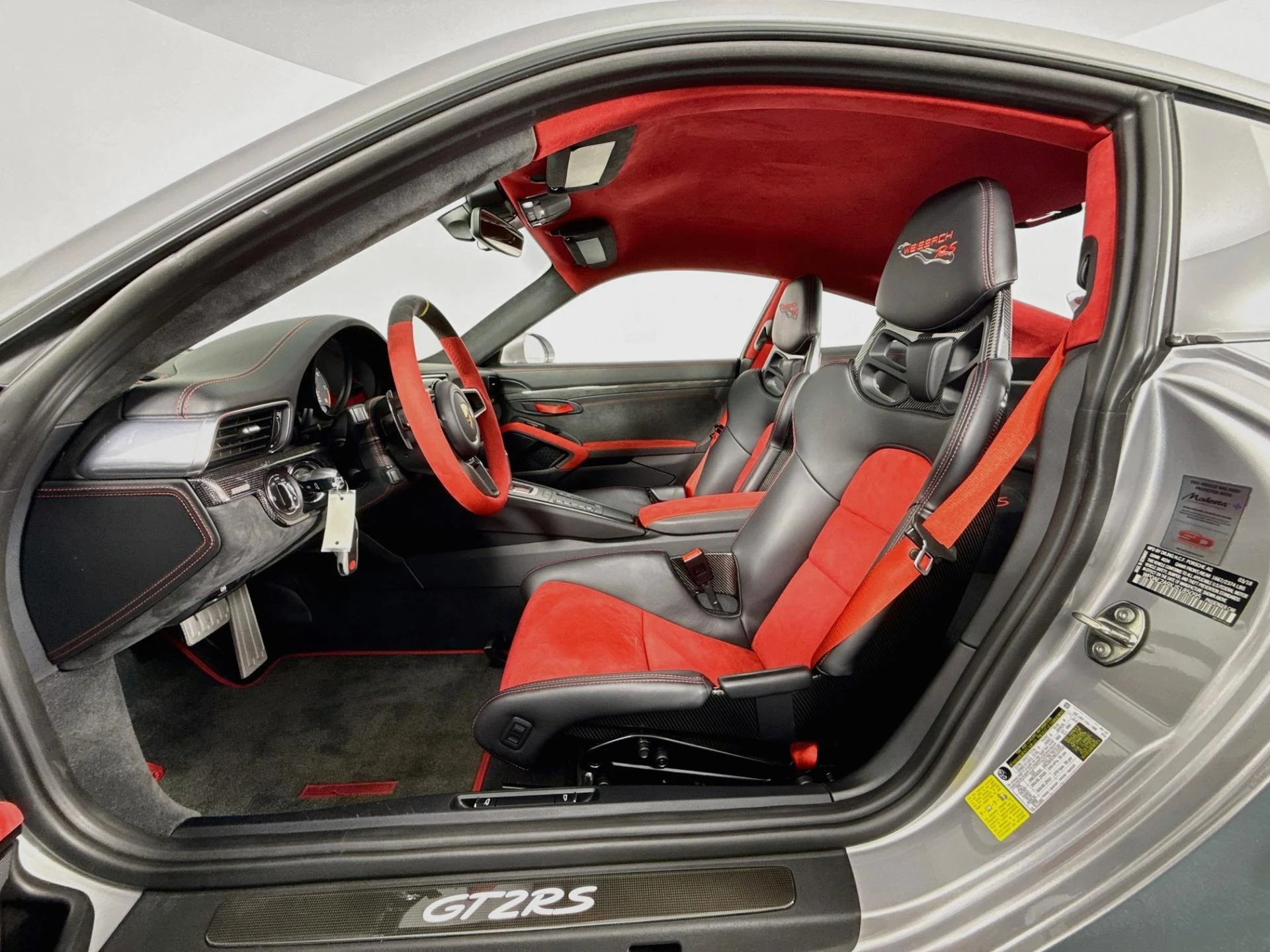 mph010_52953357_Used_2018_Porsche_911_GT_2_RS_1785871762_c307425e2e