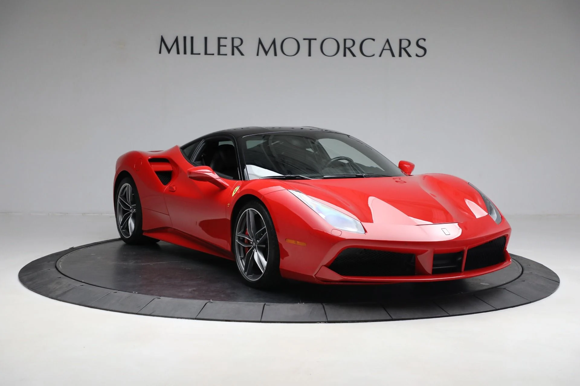 mph010_52960977_Used_2018_Ferrari_488_GTB_1784751136_8de5beab16