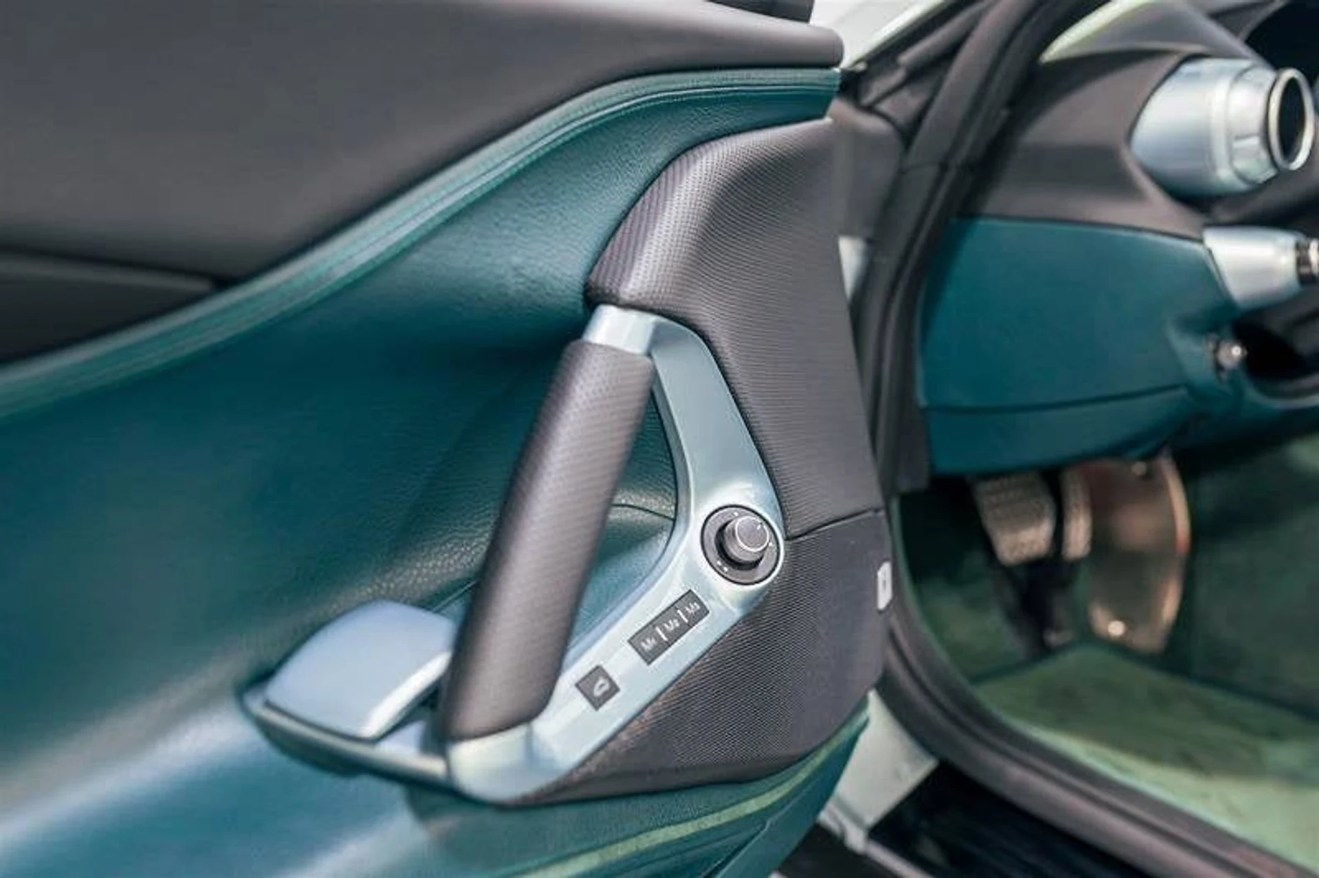 mph010_53255618_052c2510a18e44f3b922780e0f0dc7c2_d3e4274f73