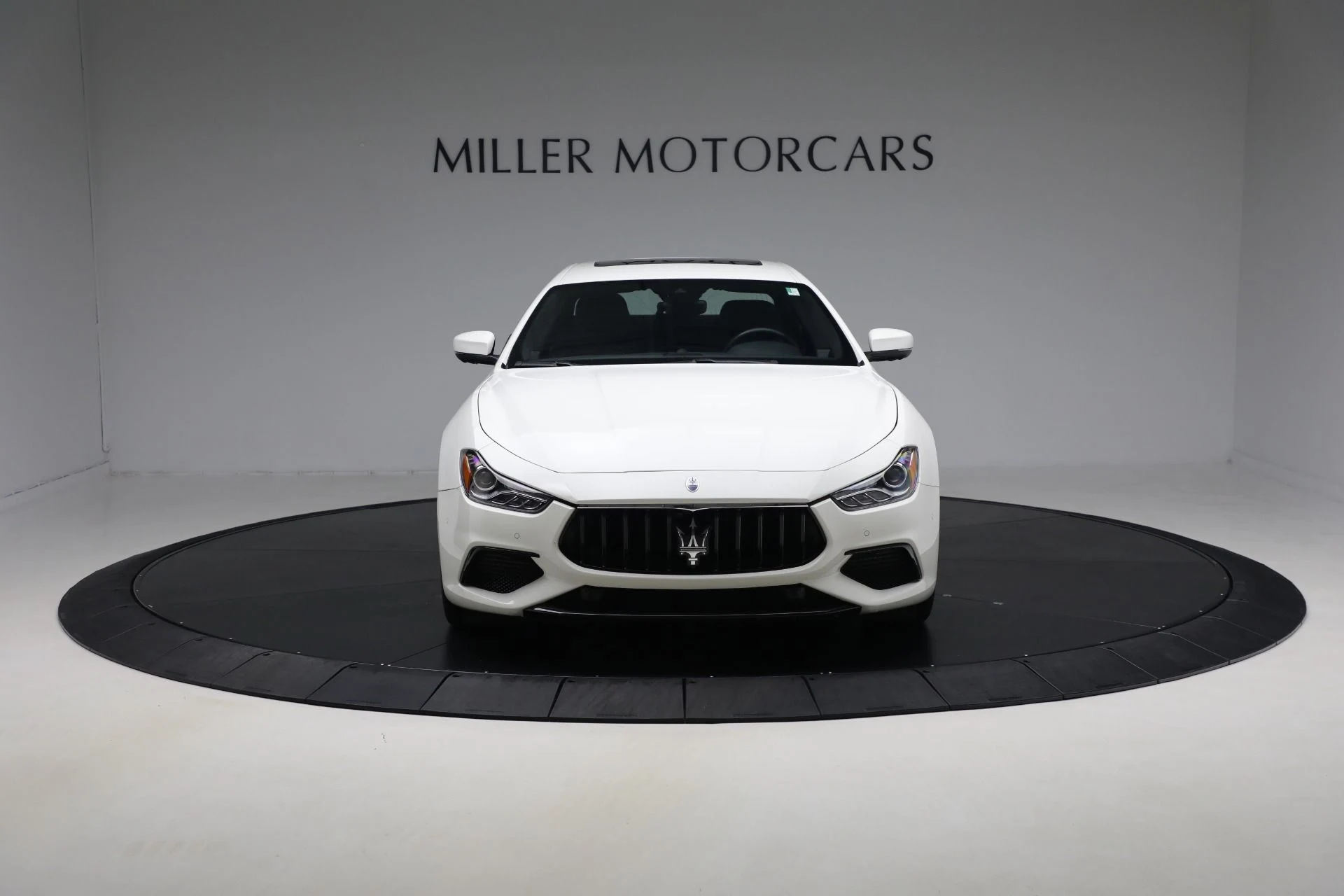 mph010_53265372_Used_2022_Maserati_Ghibli_Modena_Q4_4fc31b7925