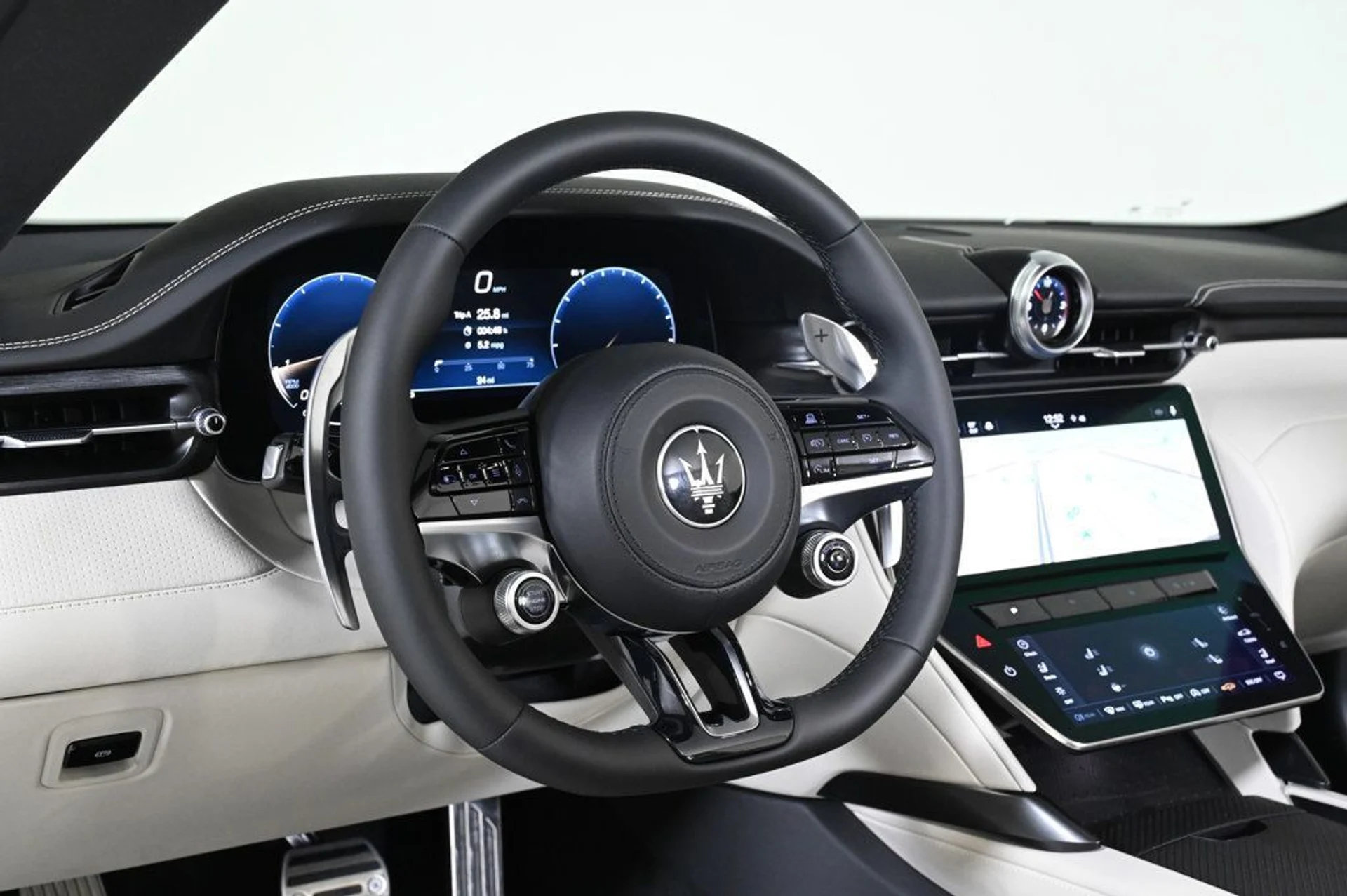 mph010_532692011_new_2026_maserati_grancabrio_convertible_11350_22949331_10_1024_fe57c6df63