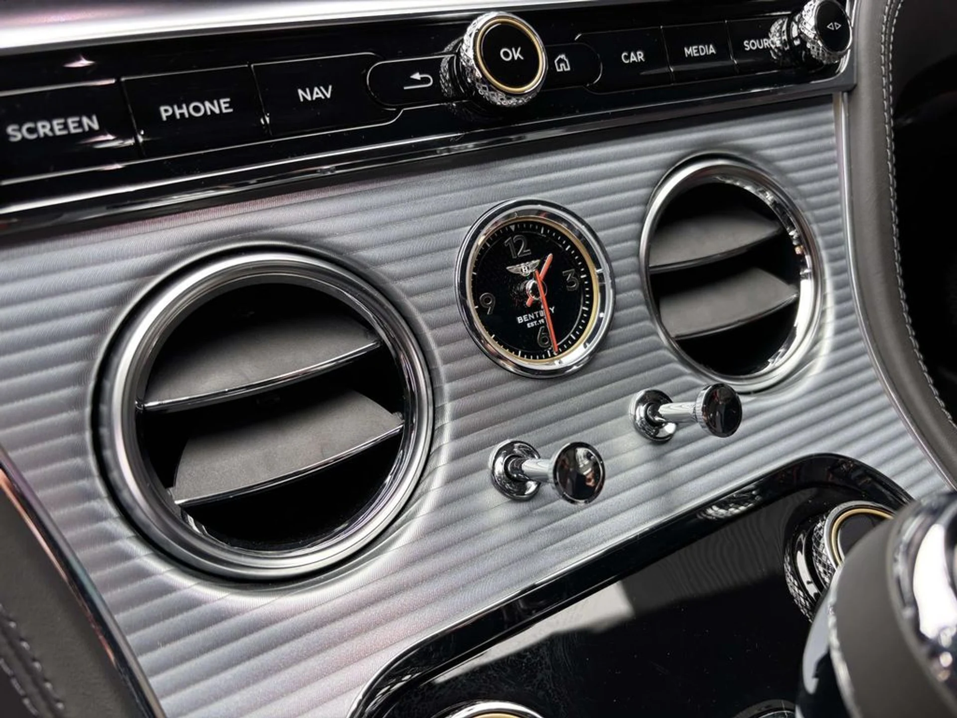 mph010_533298022_9aeaef9090304410f8d6be76f05cf46ex_8b5d42be0c