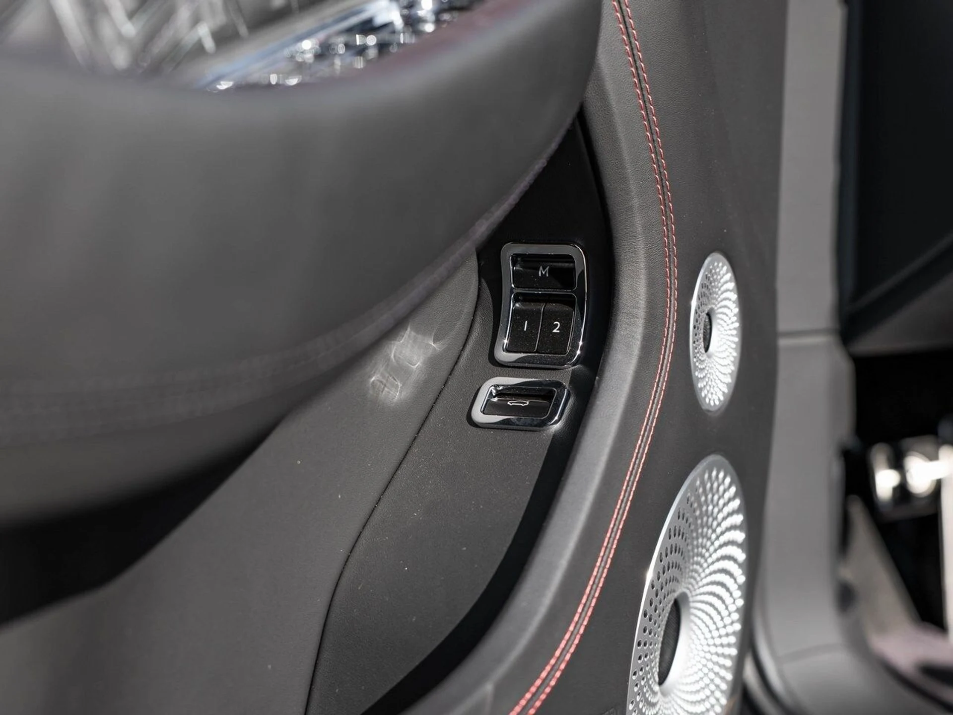 mph010_535596115_ed3308f50bffc14a92fbdafcbbb9edabx_eca73e289b