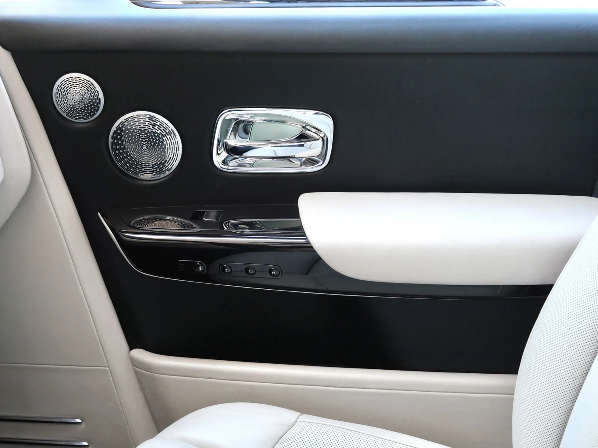 mph010_541091623_4737cea6d6a9570f61a9f186e4dc65b9x_d0610f4fcf