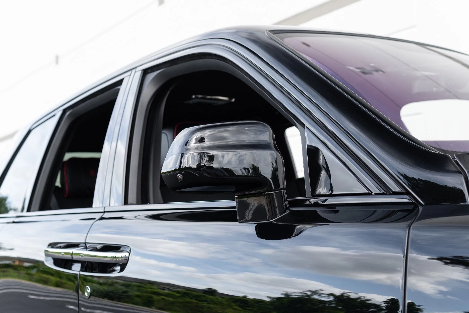 mph010_542001051_Used_2022_Rolls_Royce_Black_Badge_Cullinan_1776130970_76029bd280