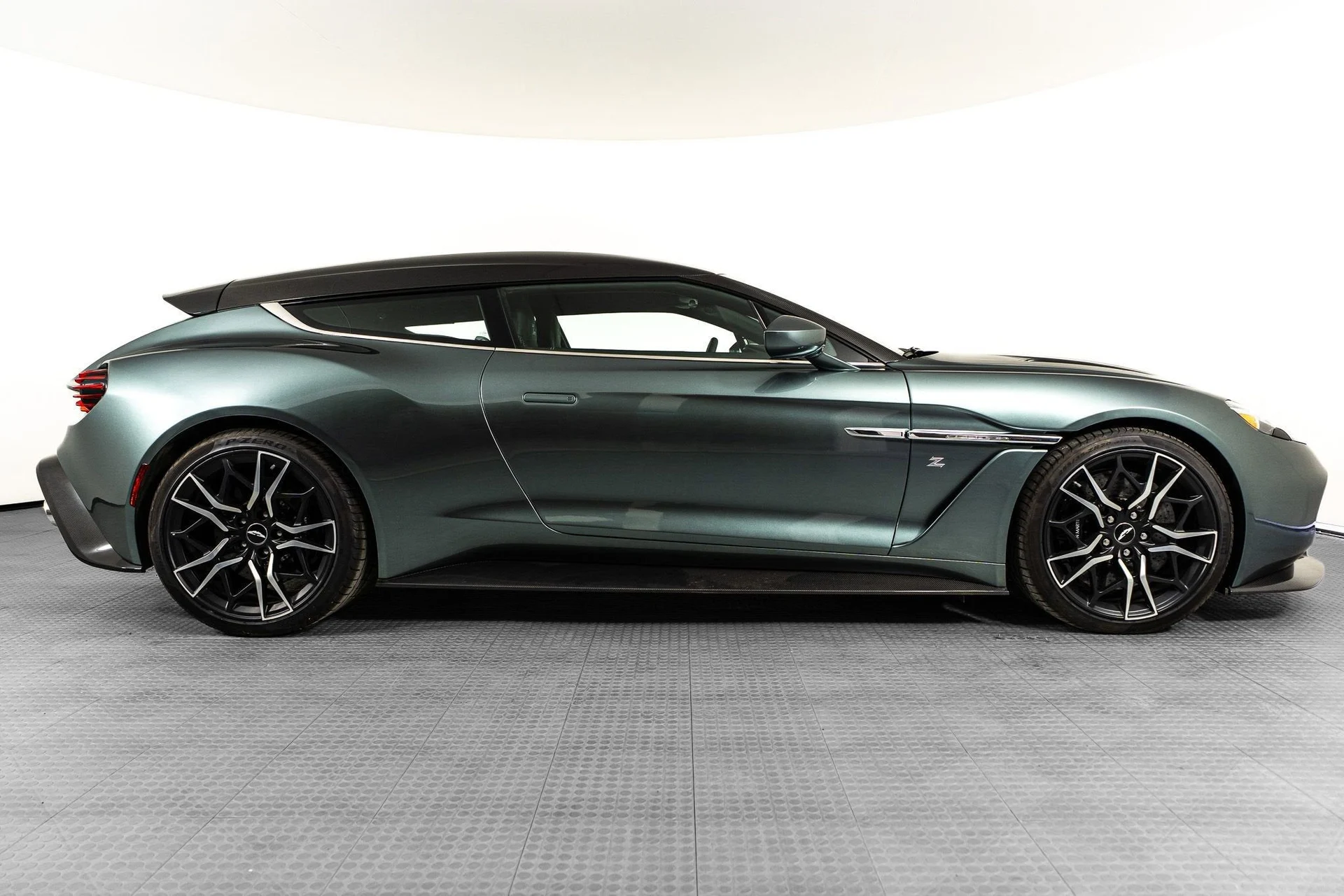 mph010_545446424_10d359c8a00d419ab83e6c7cfa0e50d1_b3f3a5cd97