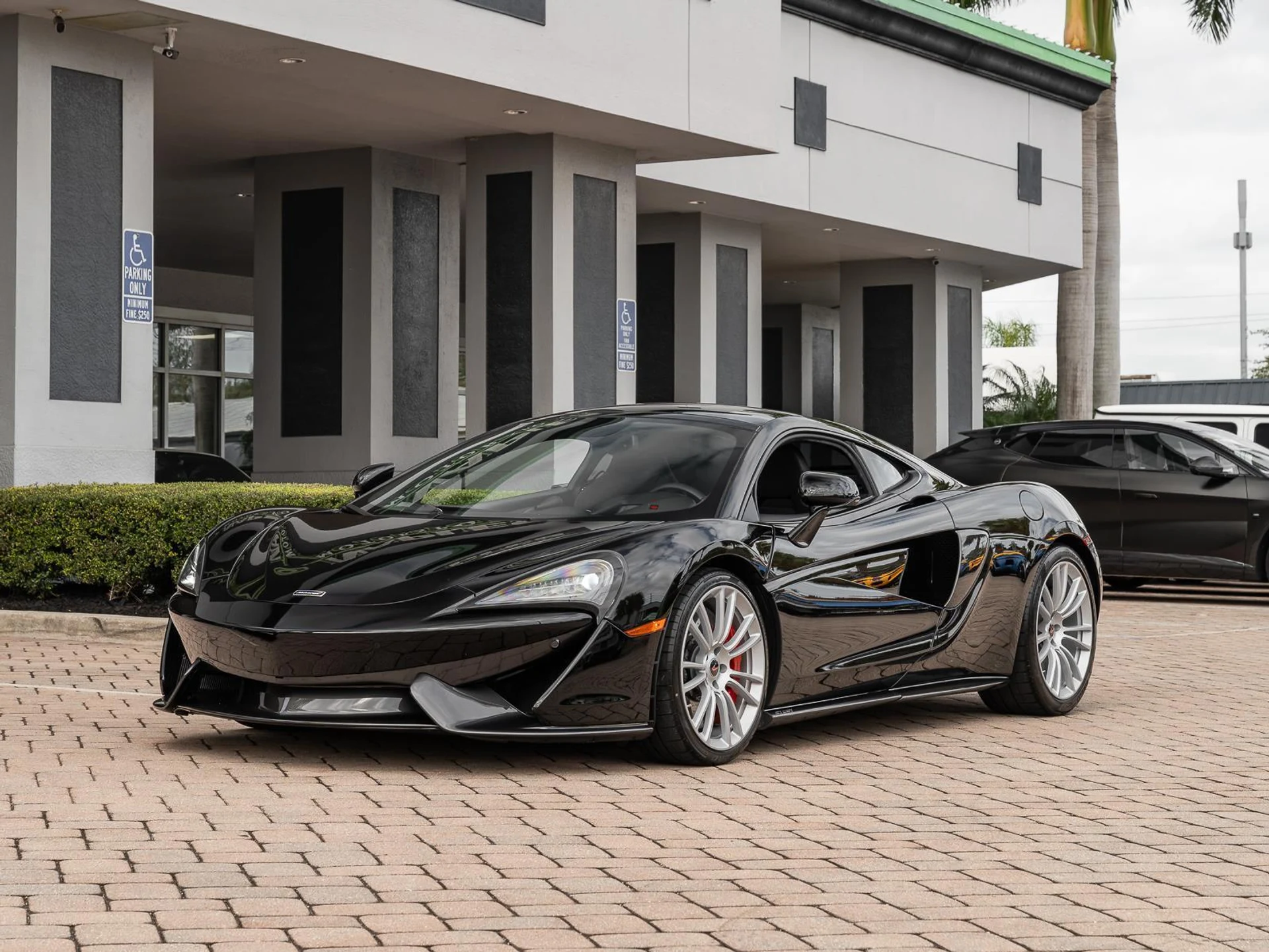 mph010_549585364_Used_2018_Mc_Laren_570_GT_1768385499_92d74cdf6a