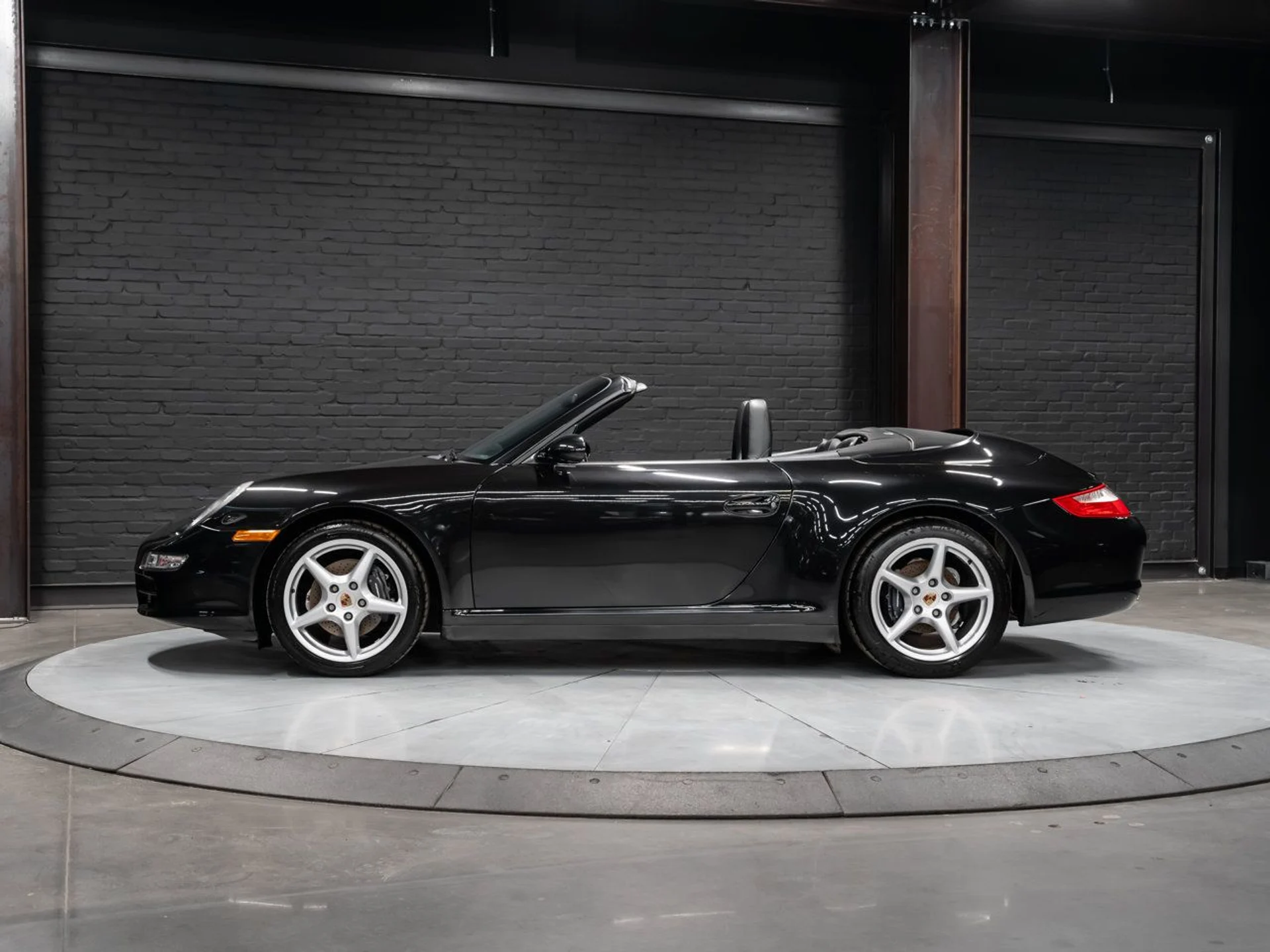 mph010_550018852_porsche_911_2006_8391ae9462
