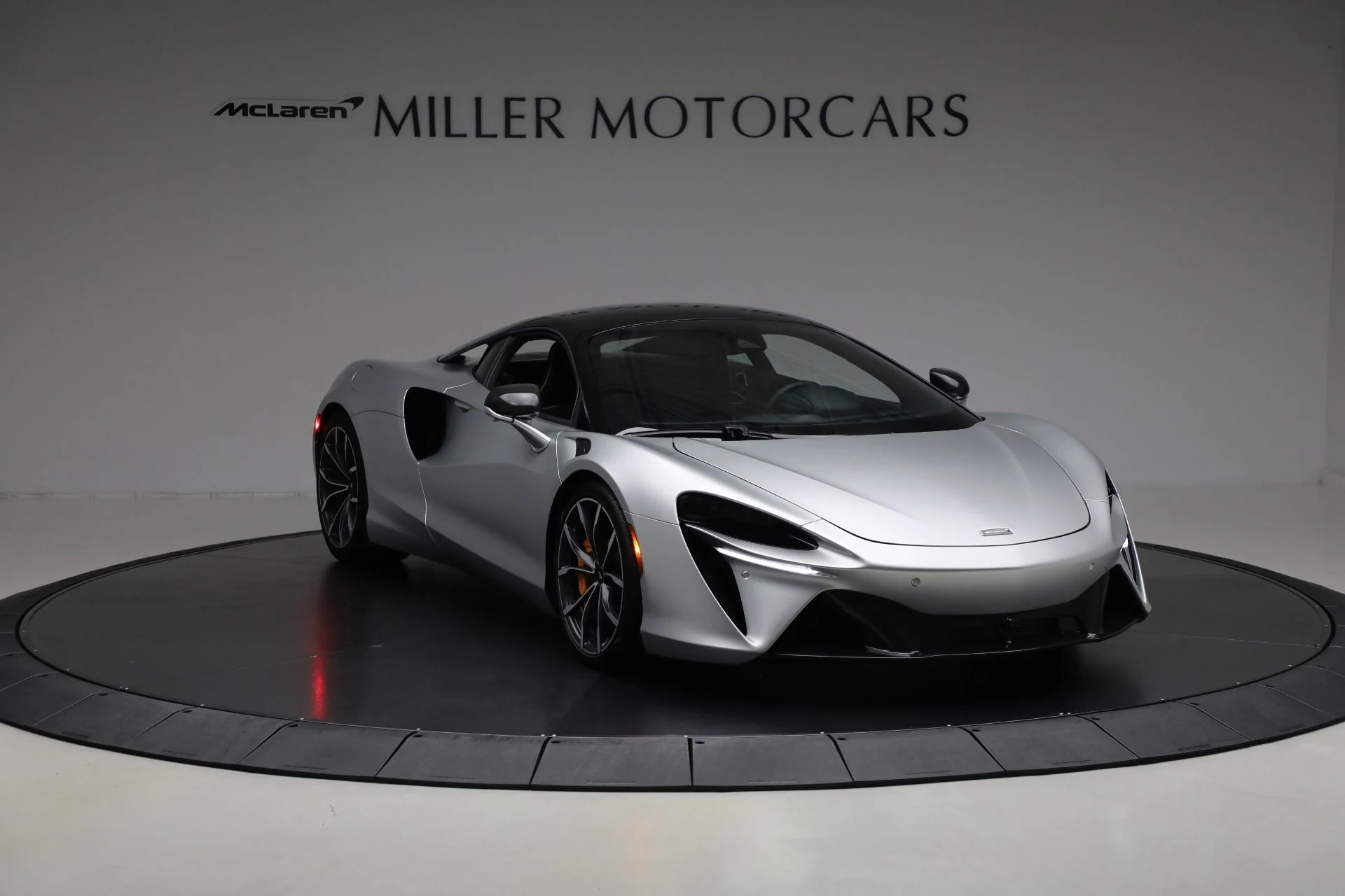 mph010_551681066_Used_2023_Mc_Laren_Artura_Vision_86eea71b6f
