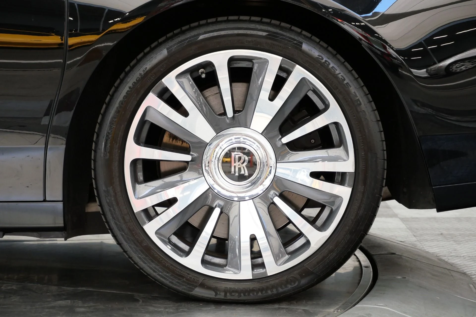 mph010_555185868_Used_2019_Rolls_Royce_Ghost_EWB_Long_Wheelbase_Model_430_K_MSRP_Low_Miles_1788191510_0e7c376ef5