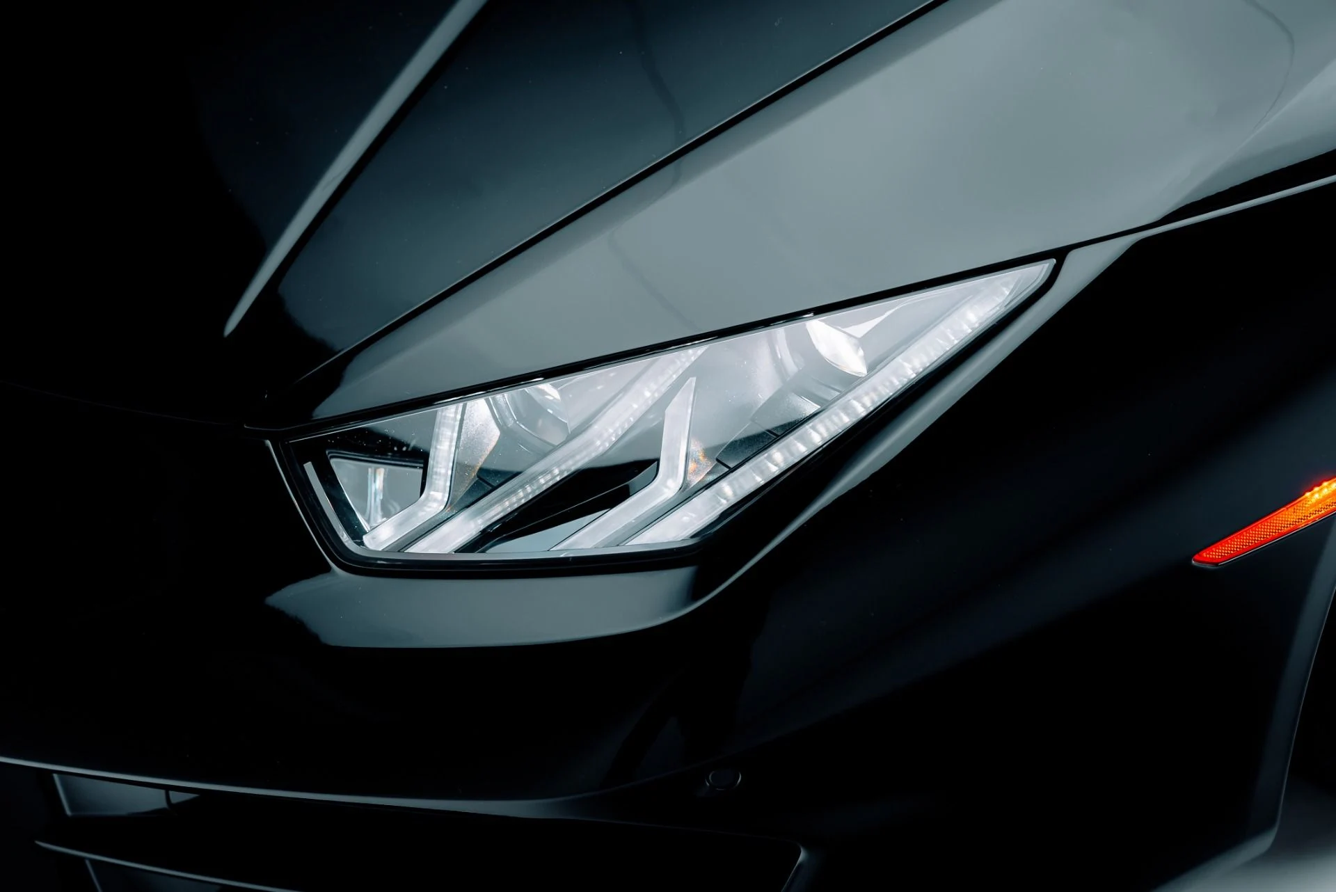 mph010_555594436_Used_2019_Lamborghini_Huracan_LP_580_2_Spyder_1763507934_50dcfdbc30